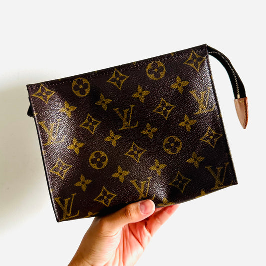 Louis Vuitton LV Monogram Logo GHW Toiletry 15 Pouch Clutch Case