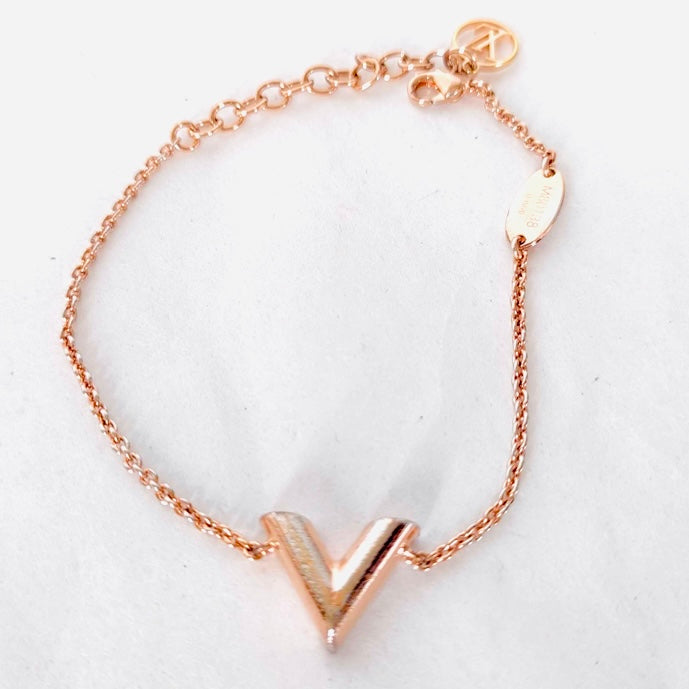 Louis Vuitton LV Essential V Monogram Logo Rose Gold Chain Bracelet