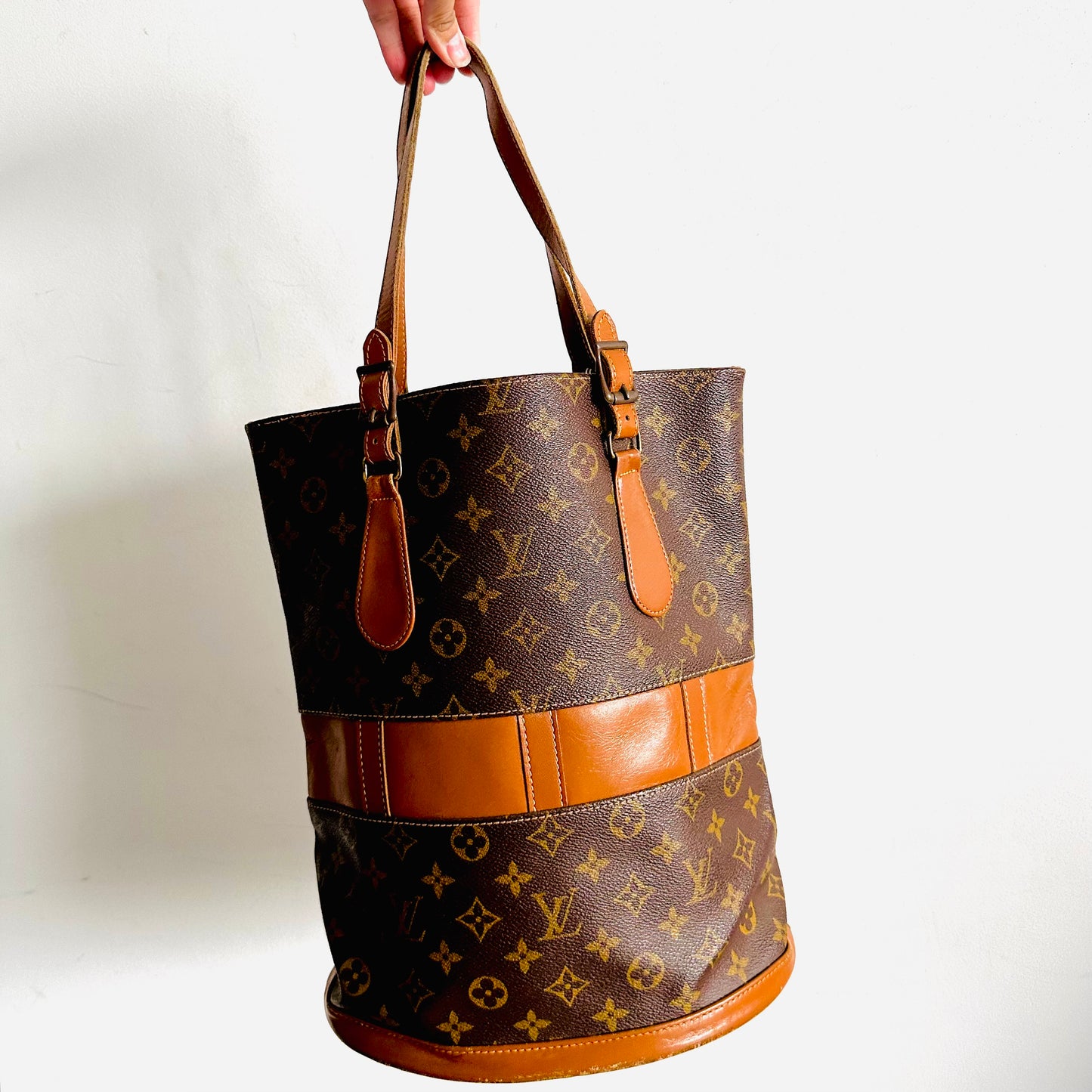 Louis Vuitton LV French Company Bucket Monogram Logo GHW Vintage Shoulder Tote Bag