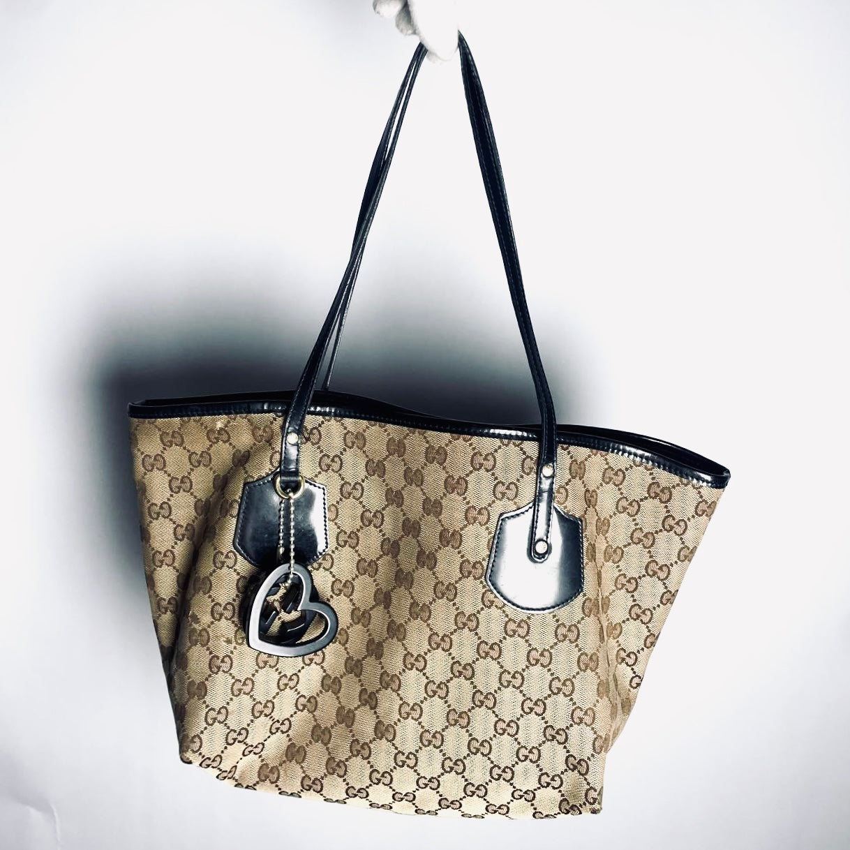 Gucci Beige / Black GG Monogram Logo Sherry Charms Shopper Shoulder Tote Bag