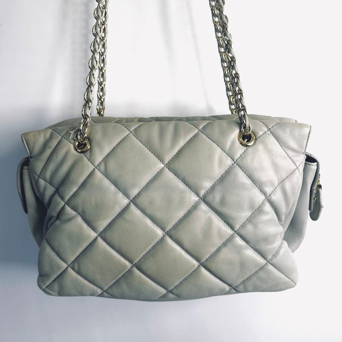 Salvatore Ferragamo Grey / Gray GHW Vara Bow Quilted Leather Shoulder Sling Chain Bag