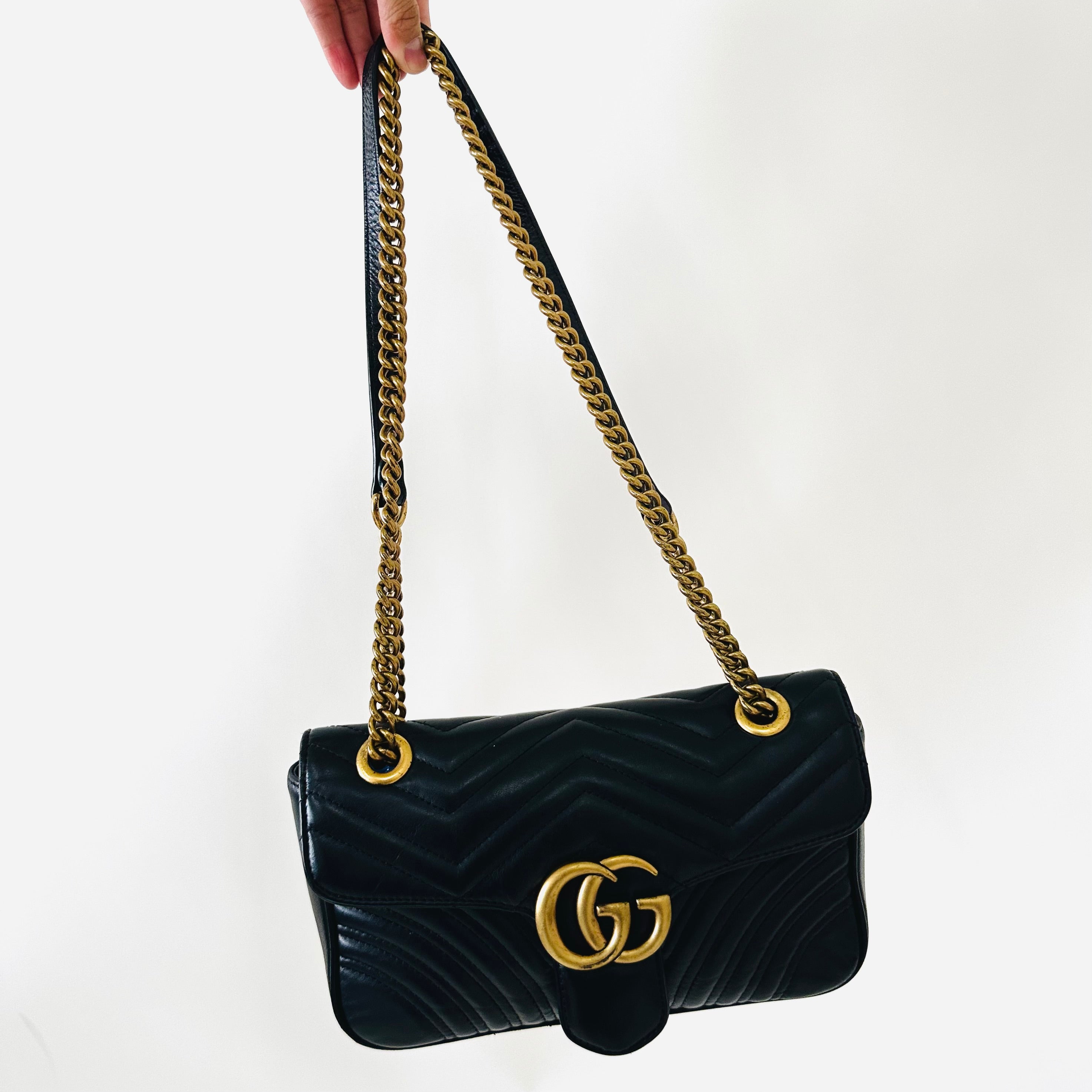 Gucci marmont discount sling bag black