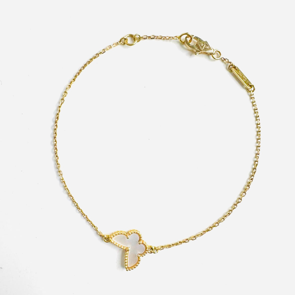 Van Cleef & Arpels VCA Sweet Butterfly / Butterflies Motif MOP Mother Of Pearl 18K Yellow Gold YG Monogram Logo Chain Bracelet
