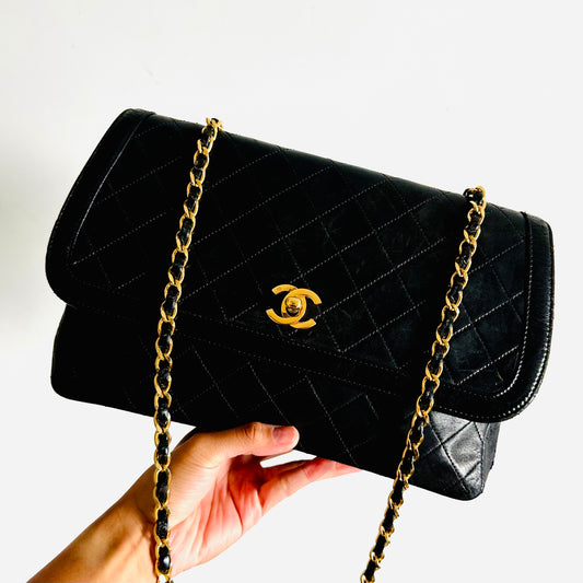 Chanel Black GHW CC Logo Medium Quilted Lambskin Classic Turnlock Vintage Flap Shoulder Sling Bag 1s