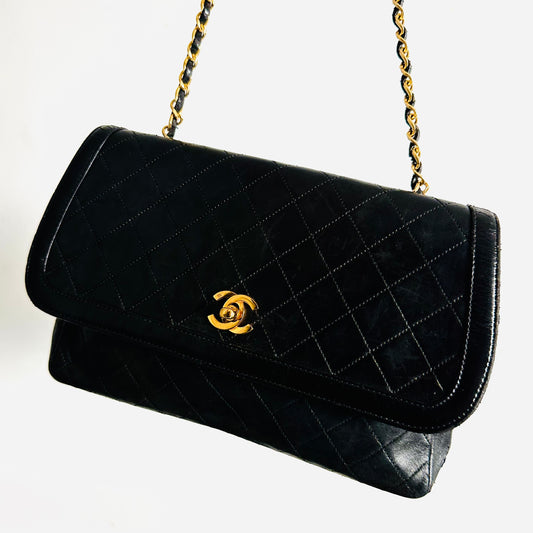 Chanel Black GHW CC Logo Medium Quilted Lambskin Classic Turnlock Vintage Flap Shoulder Sling Bag 1s