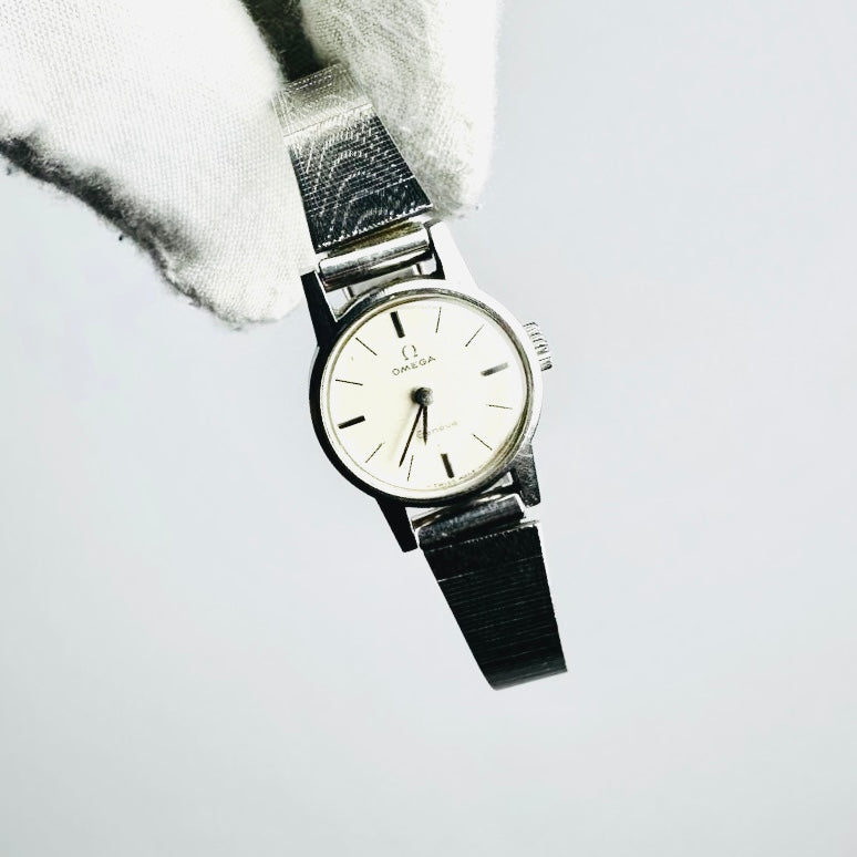 Omega Geneve Round White Dial Stainless Steel Vintage 19MM Mechanical Watch