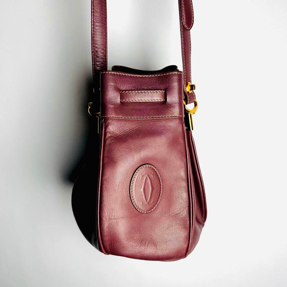 Cartier Must / Mast de Cartier Maroon Burgundy GHW Smooth Leather Bucket Shoulder Drawstring Bag