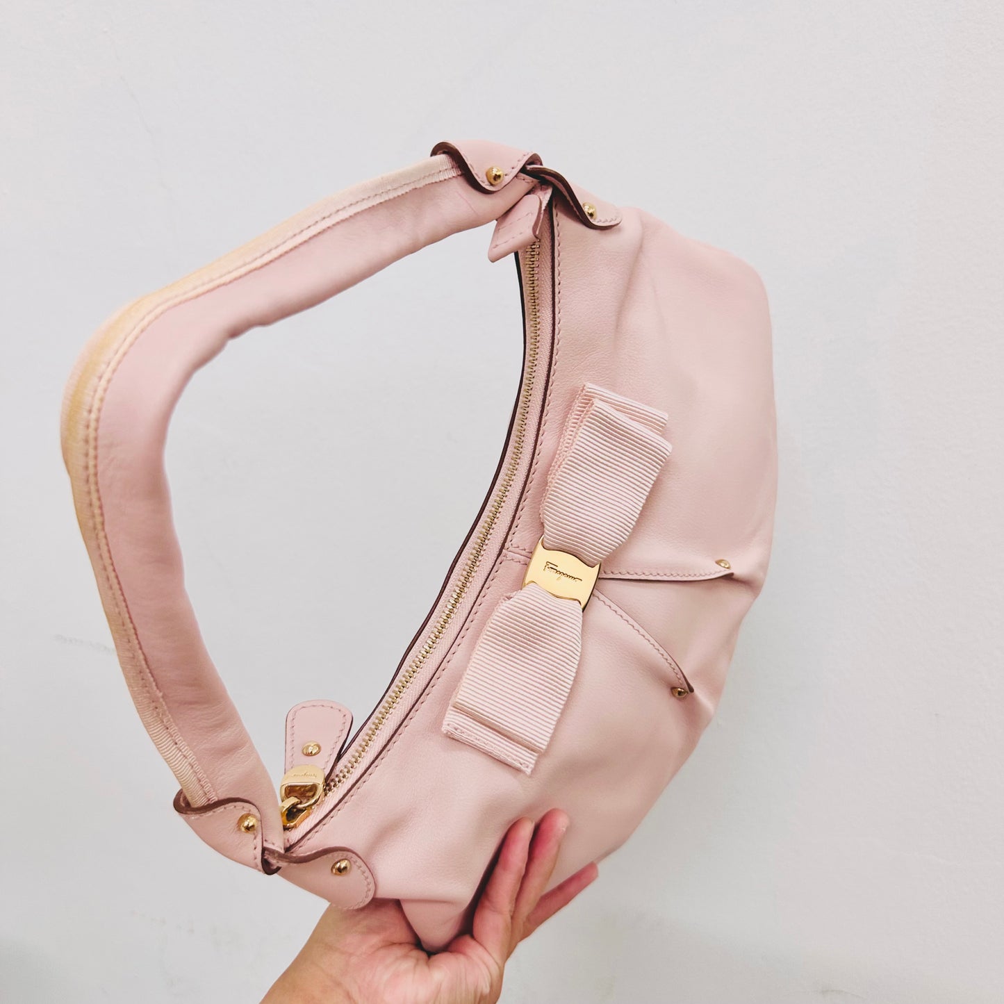 Salvatore Ferragamo Blush Pink GHW Vara Bow Smooth Leather Shoulder Hobo Baguette Bag