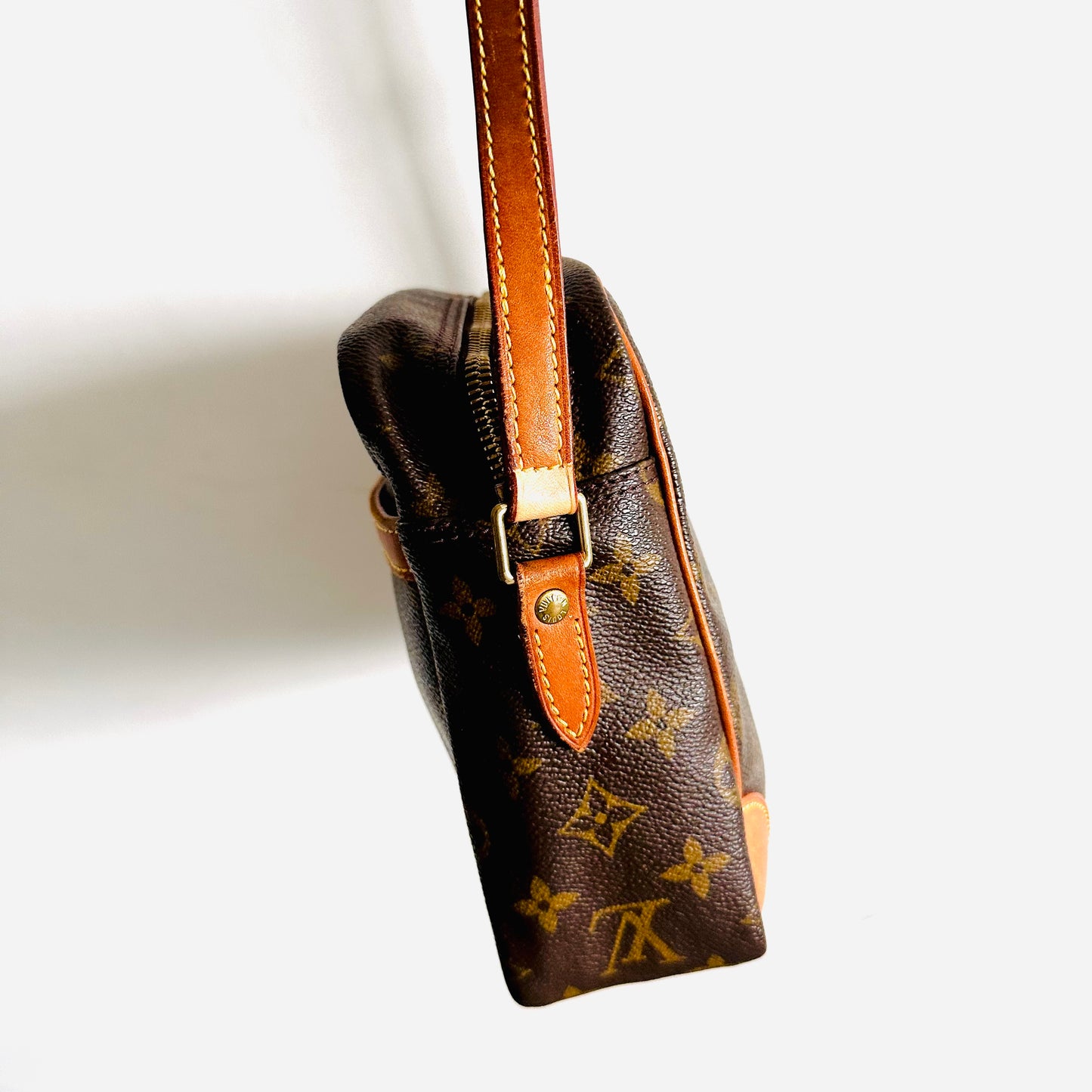 Louis Vuitton LV Trocadero Monogram Logo GHW Camera Shoulder Sling Bag