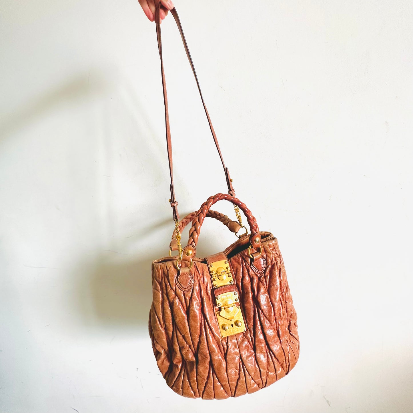 Miu Miu Tan Brown GHW Gaufre Matelasse Lux Leather Classic Logo 2-Way Bauletto Hobo Shopper Shoulder Baguette Sling Bag