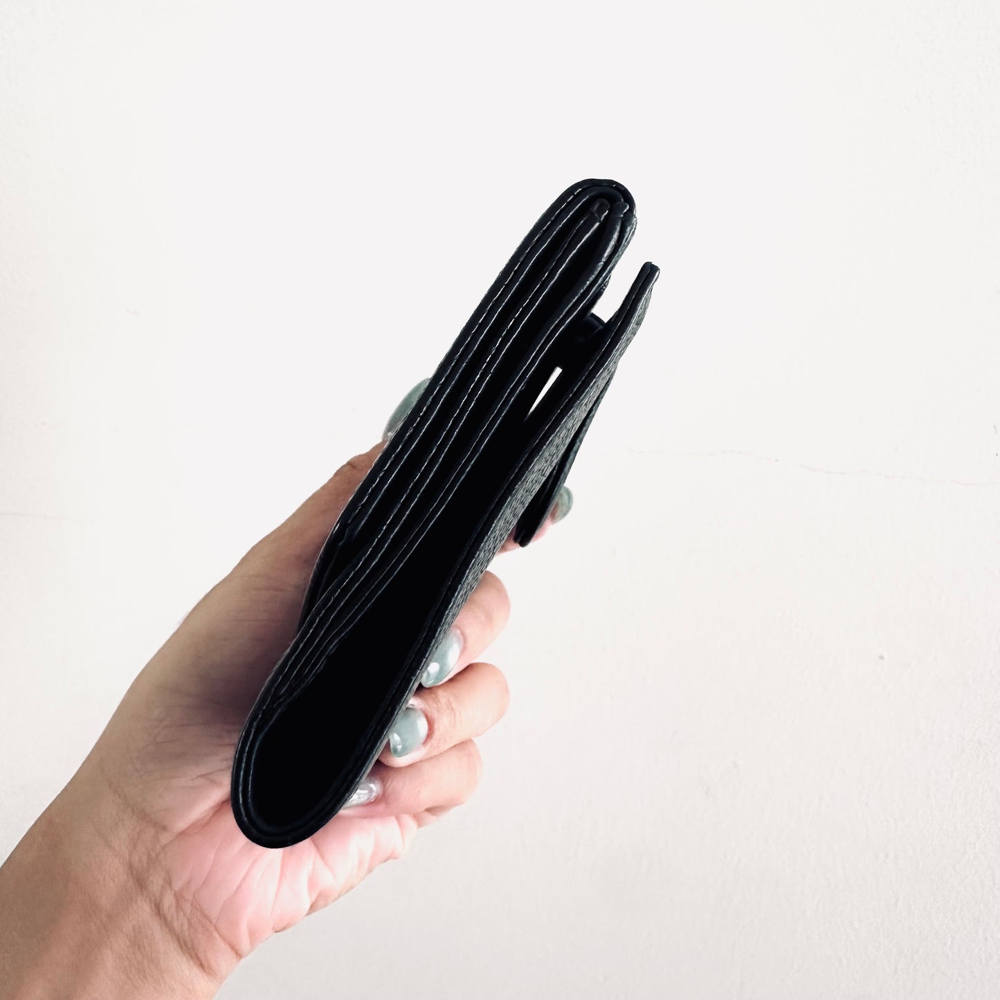 Chanel Black GHW Giant CC Monogram Logo Caviar Vintage Compact Bifold Flap Wallet 6s