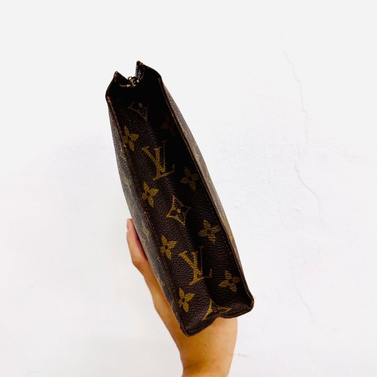 Louis Vuitton LV Monogram Logo GHW Toiletry 26 Pouch Clutch Case