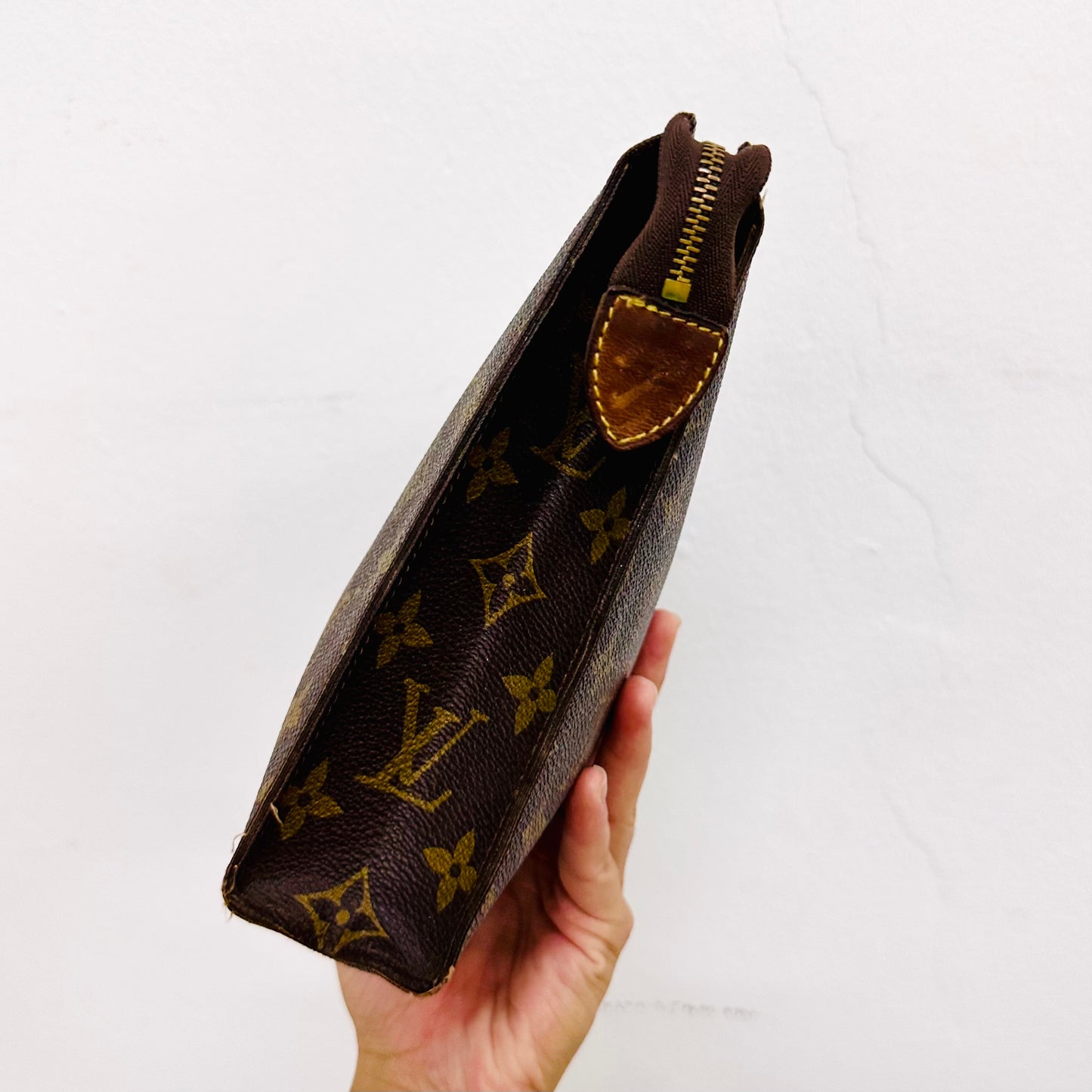 Louis Vuitton LV Monogram Logo GHW Toiletry 26 Pouch Clutch Case