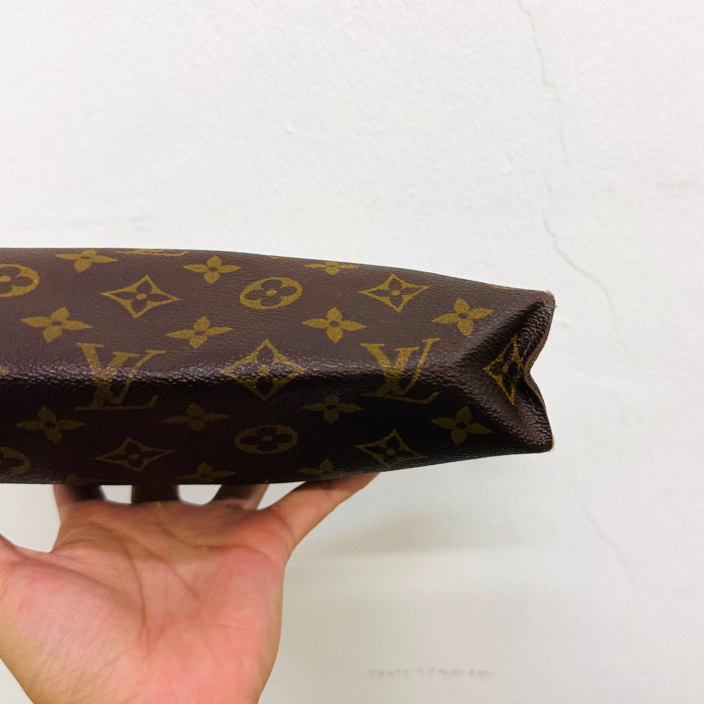 Louis Vuitton LV Monogram Logo GHW Toiletry 26 Pouch Clutch Case