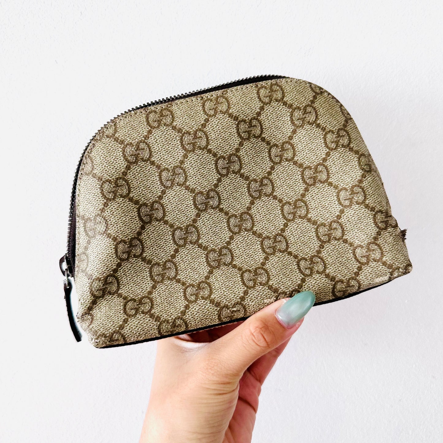 Gucci Beige Supreme GG Monogram Logo Zip Pouch