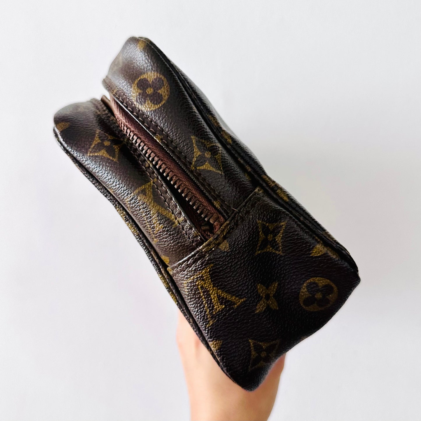 Louis Vuitton LV Monogram Logo Trousse 28 Toiletry Pouch Case Clutch