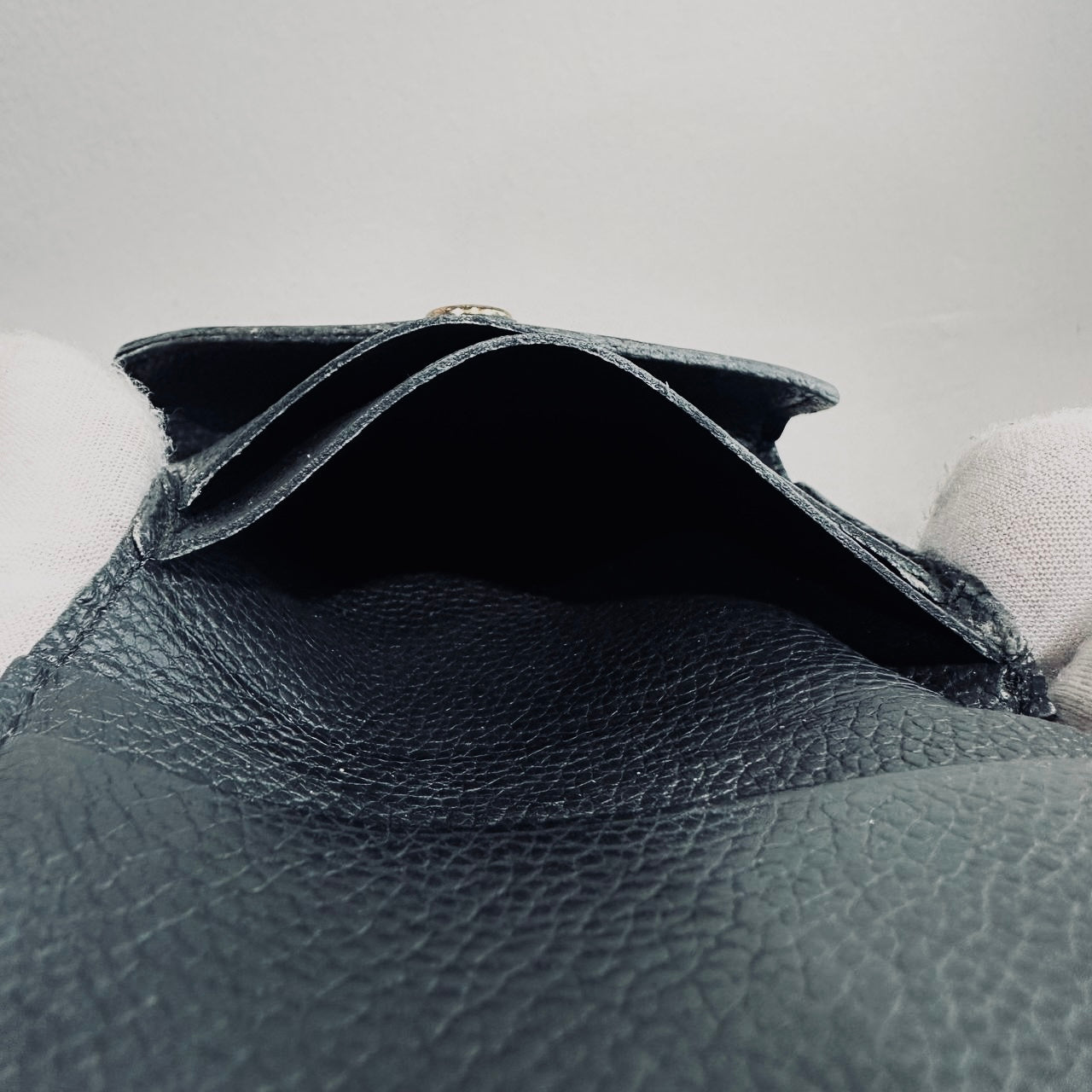 Louis Vuitton LV Zoe Black Empreinte Leather Monogram Logo GHW Flap Compact Trifold Wallet