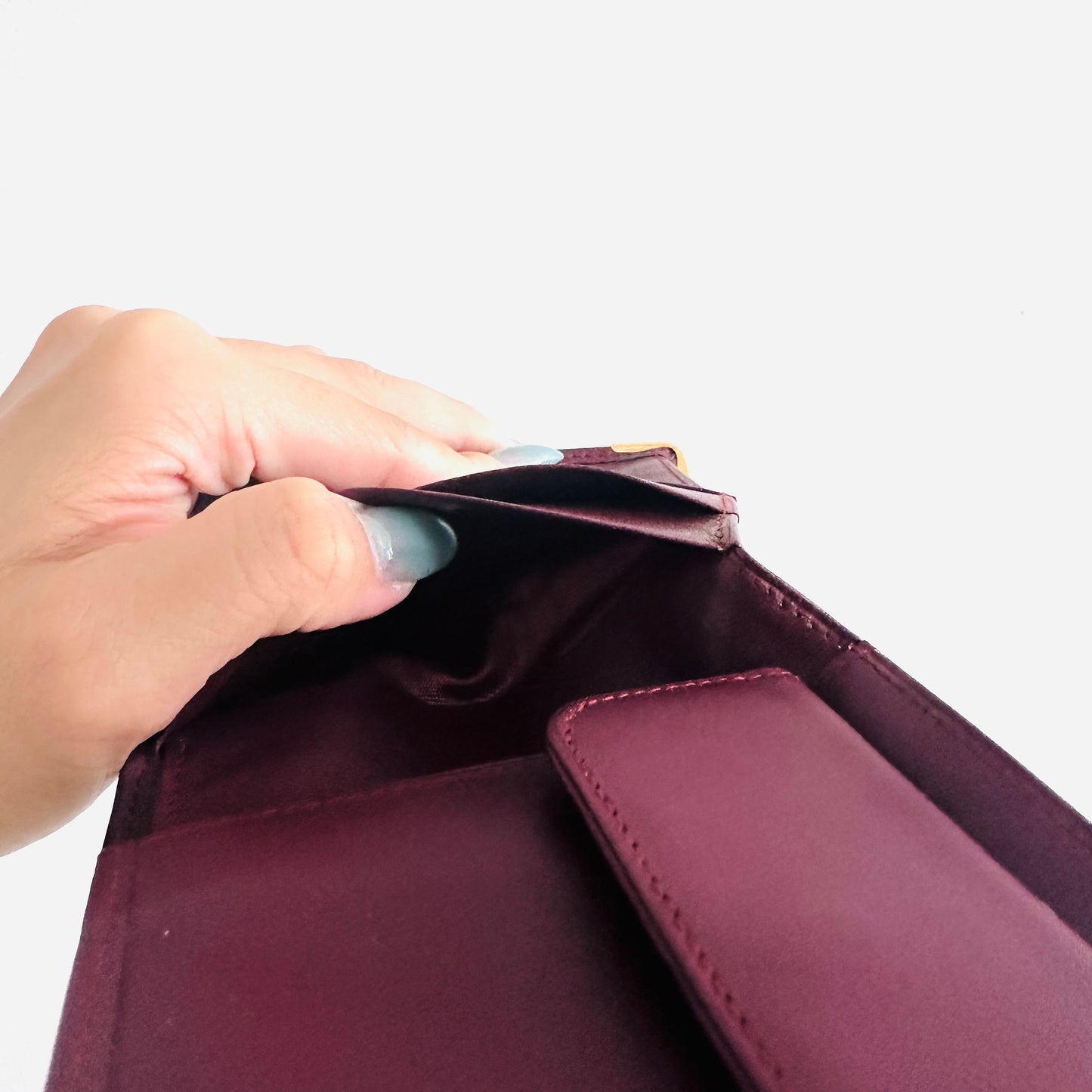 Cartier Must / Mast de Cartier Maroon GHW Smooth Leather Bifold Compact Wallet