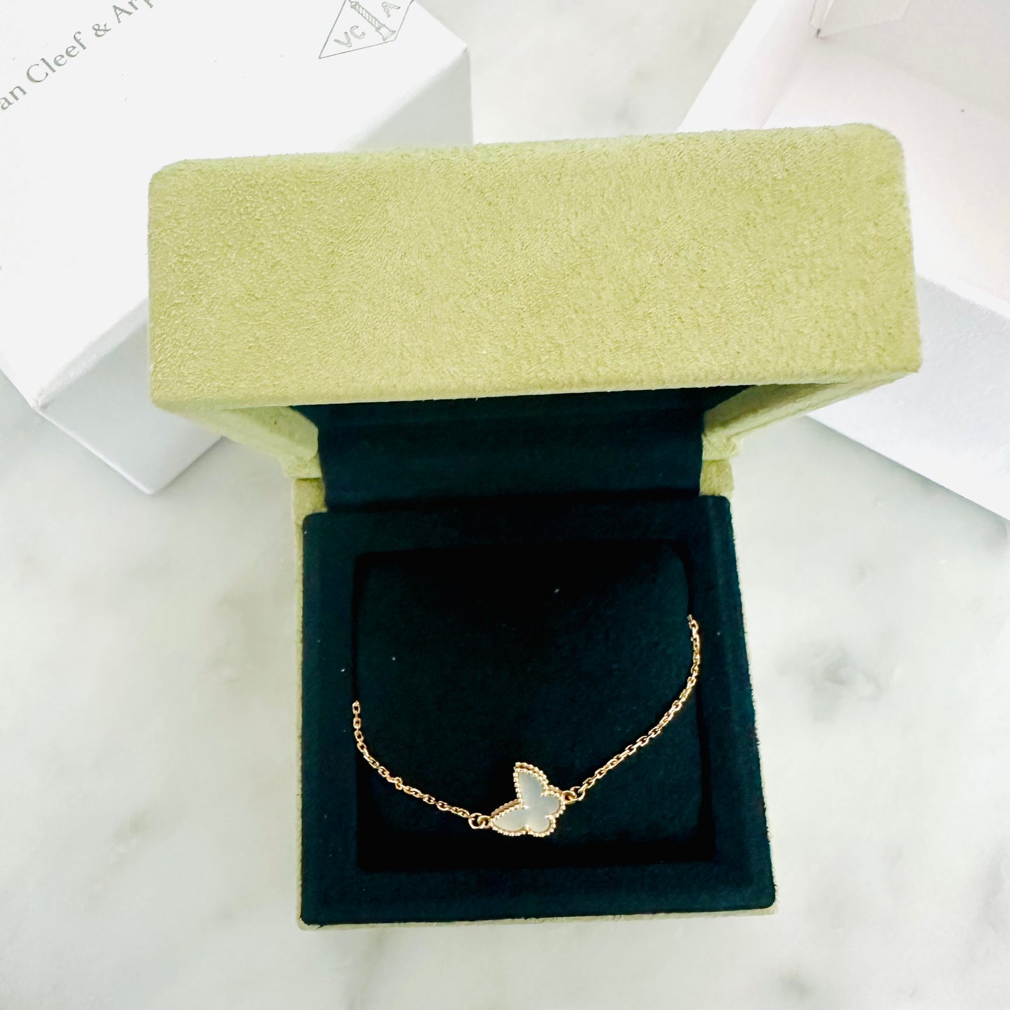 Van Cleef & Arpels VCA Sweet Butterfly / Butterflies Motif MOP Mother Of Pearl 18K Yellow Gold YG Monogram Logo Chain Bracelet