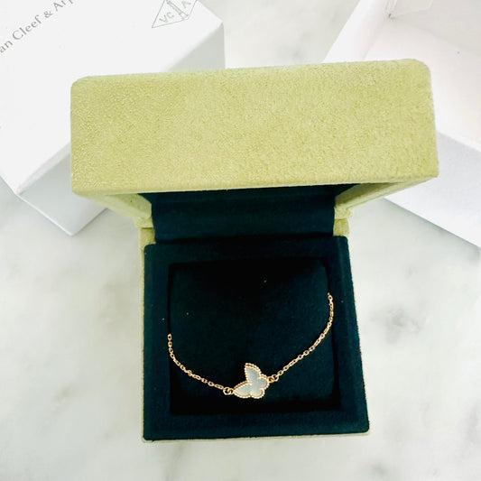 Van Cleef & Arpels VCA Sweet Butterfly / Butterflies Motif MOP Mother Of Pearl 18K Yellow Gold YG Monogram Logo Chain Bracelet