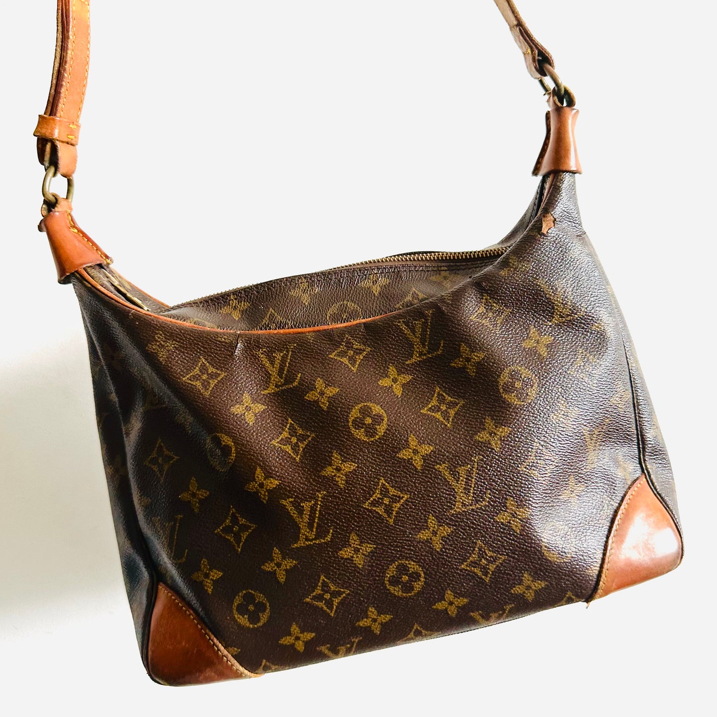 Louis Vuitton LV Boulogne Monogram Logo GHW Vintage Baguette Hobo Shoulder Sling Bag