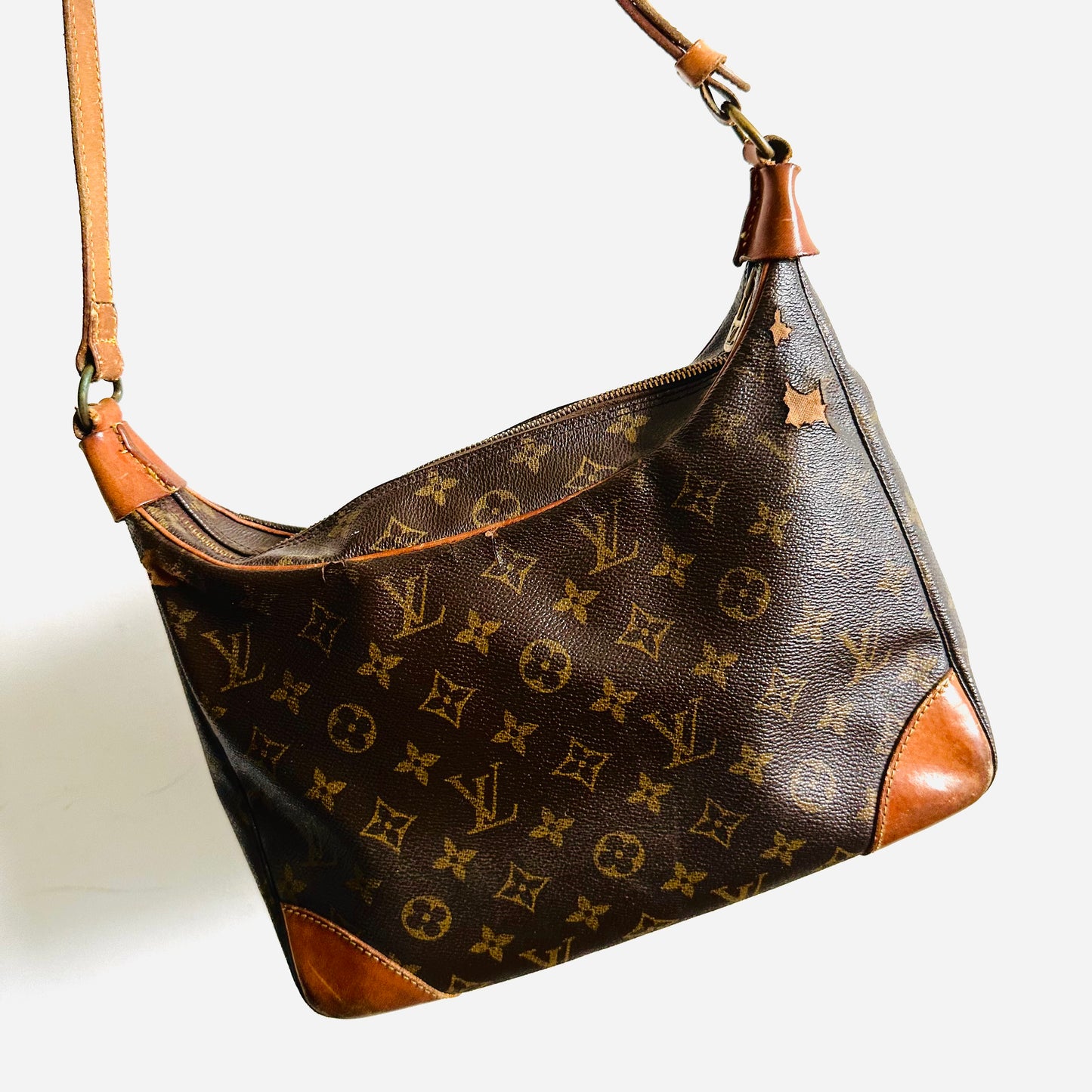 Louis Vuitton LV Boulogne Monogram Logo GHW Vintage Baguette Hobo Shoulder Sling Bag