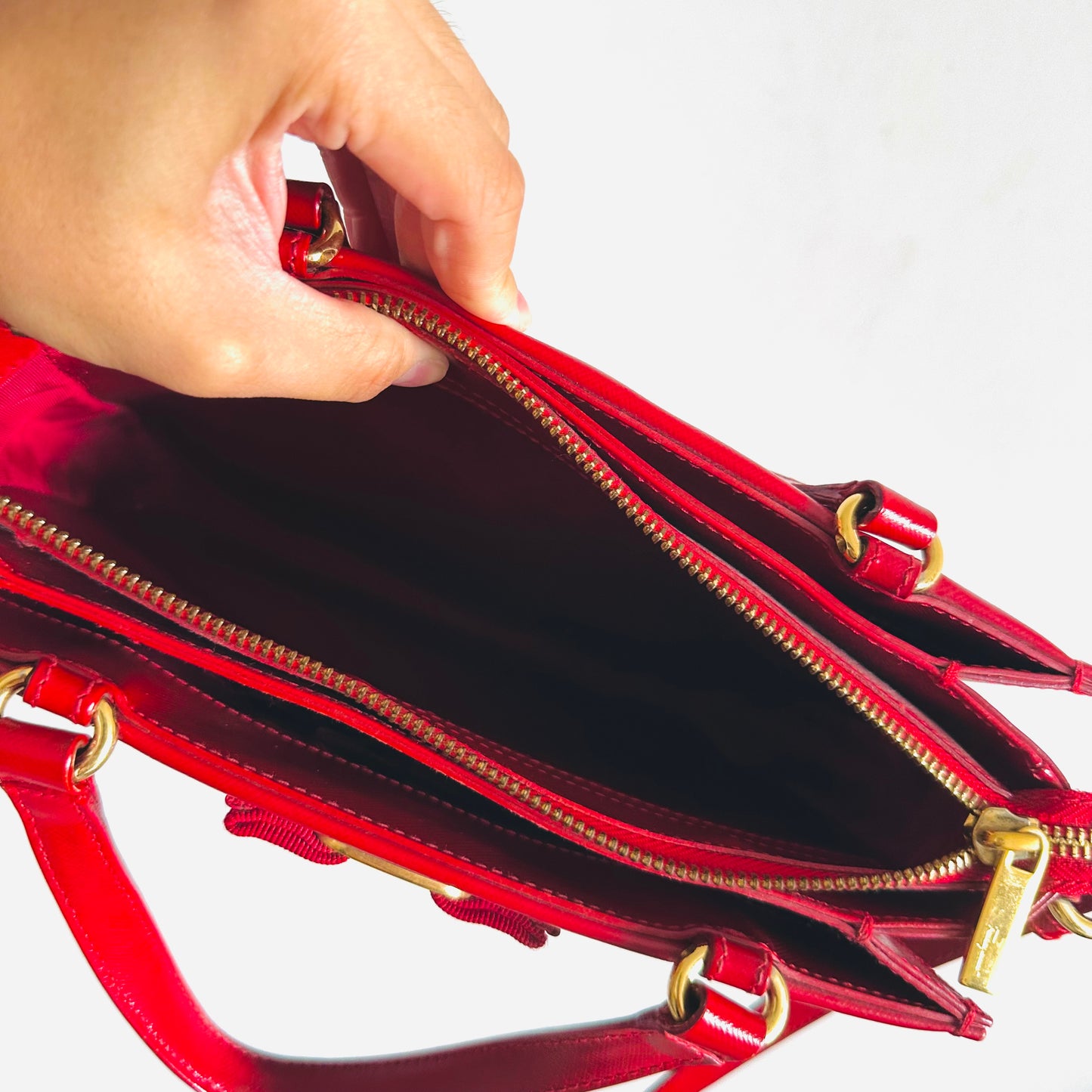 Salvatore Ferragamo Cherry Red GHW Vara Bow Saffiano Leather 2-Way Top Handle Shoulder Sling Bag