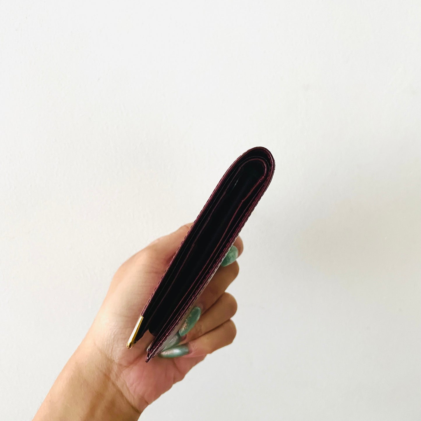 Cartier Must / Mast de Cartier Maroon Burgundy GHW Smooth Leather Bifold Compact Wallet