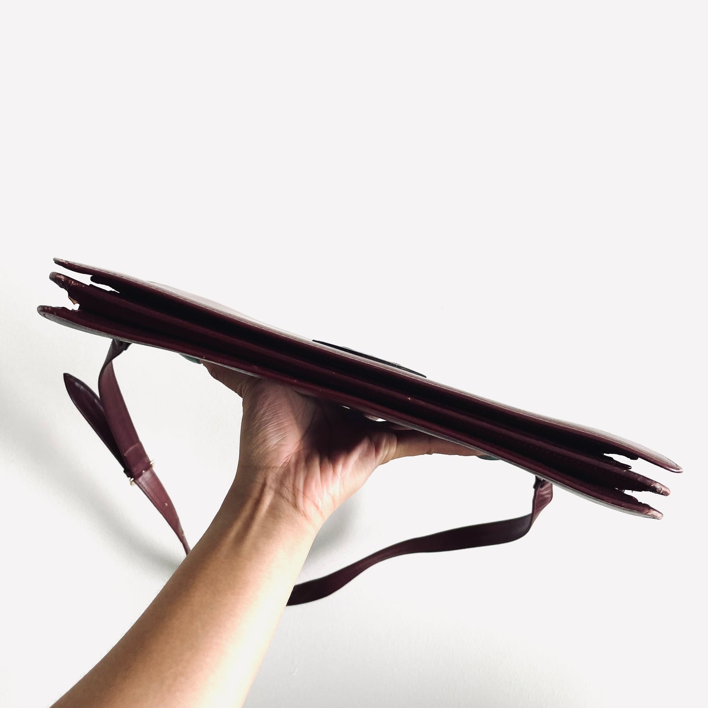 Cartier Must / Mast de Cartier Maroon Red GHW Smooth Leather Full Flap Shoulder Sling Bag