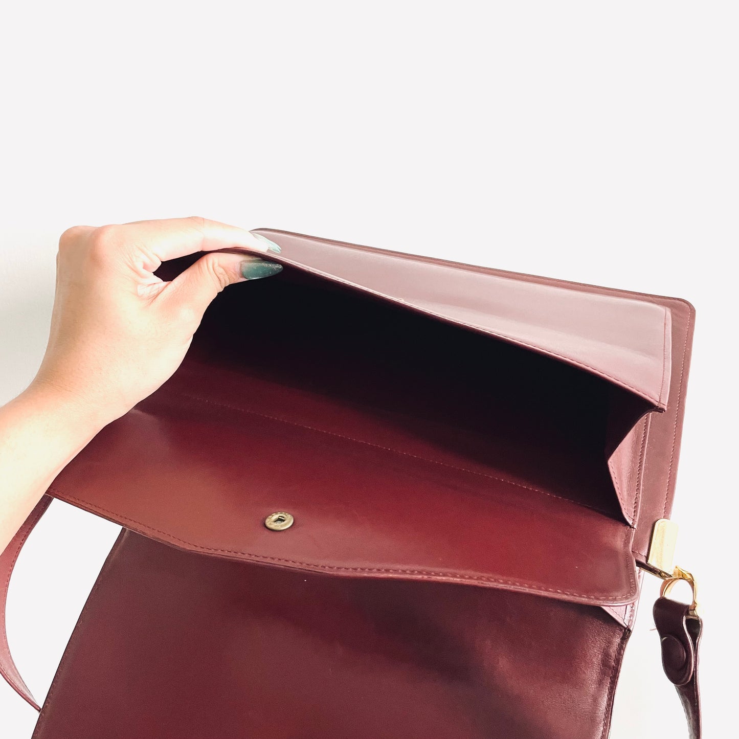 Cartier Must / Mast de Cartier Maroon Red GHW Smooth Leather Full Flap Shoulder Sling Bag