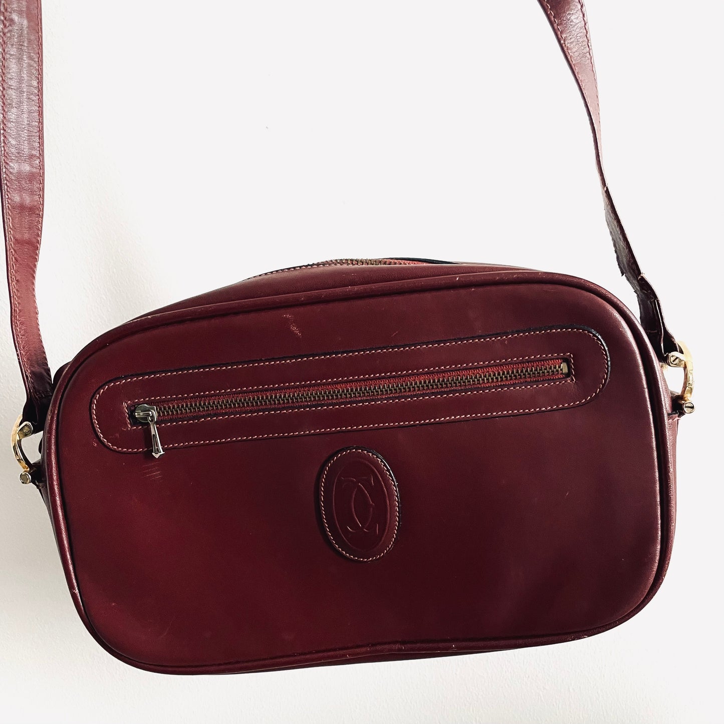 Cartier Mast / Must de Cartier Burgundy Maroon Red GHW Smooth Leather Shoulder Sling Bag