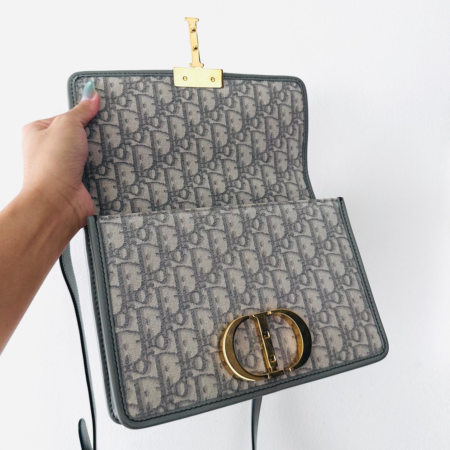 Christian Dior CD 30 Montaigne Grey GHW Oblique Monogram Flap Shoulder Bag