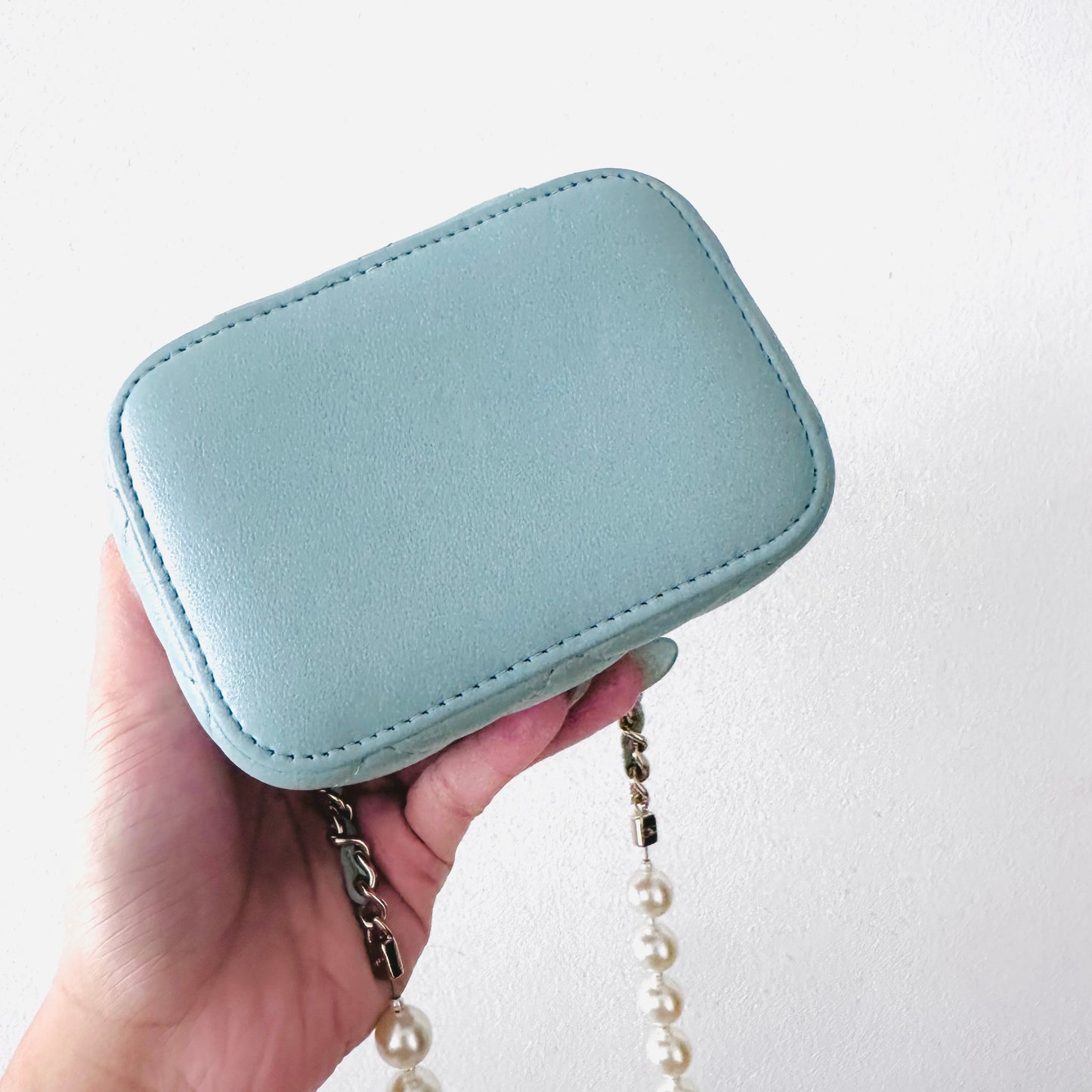 Chanel 22P Sky Blue GHW Pearl Chain CC Logo Quilted Lambskin Pearl Chain Vanity Case Sling Bag 32s