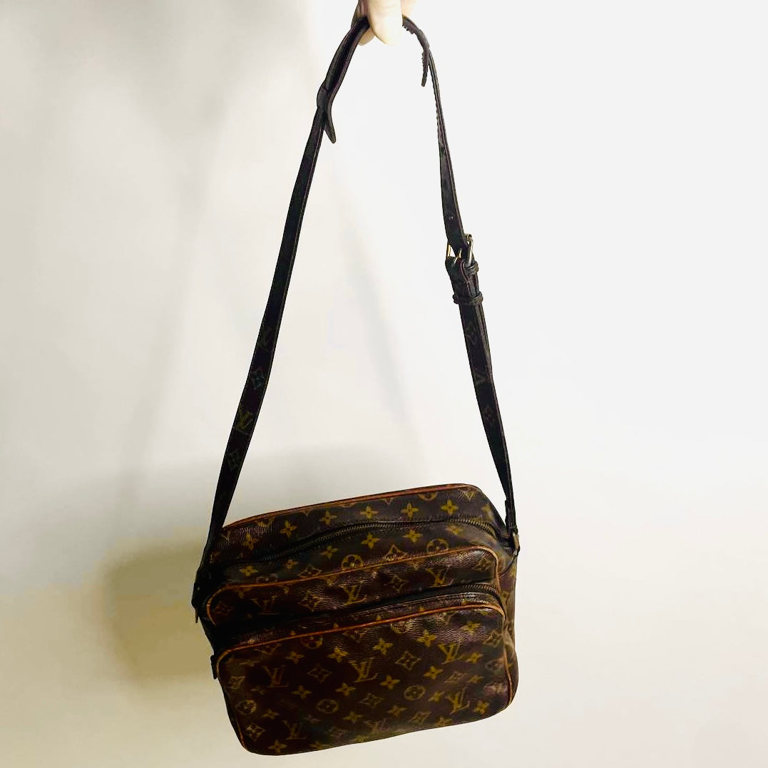 Louis Vuitton LV Reporter Nile Monogram Logo GHW Camera Messenger Shoulder Sling Bag