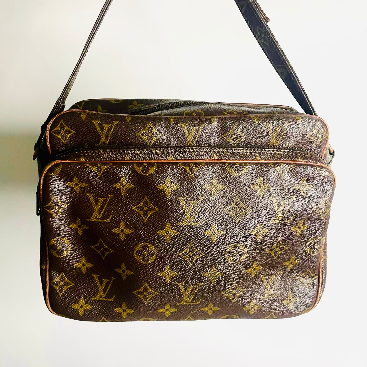 Louis Vuitton LV Reporter Nile Monogram Logo GHW Camera Messenger Shoulder Sling Bag