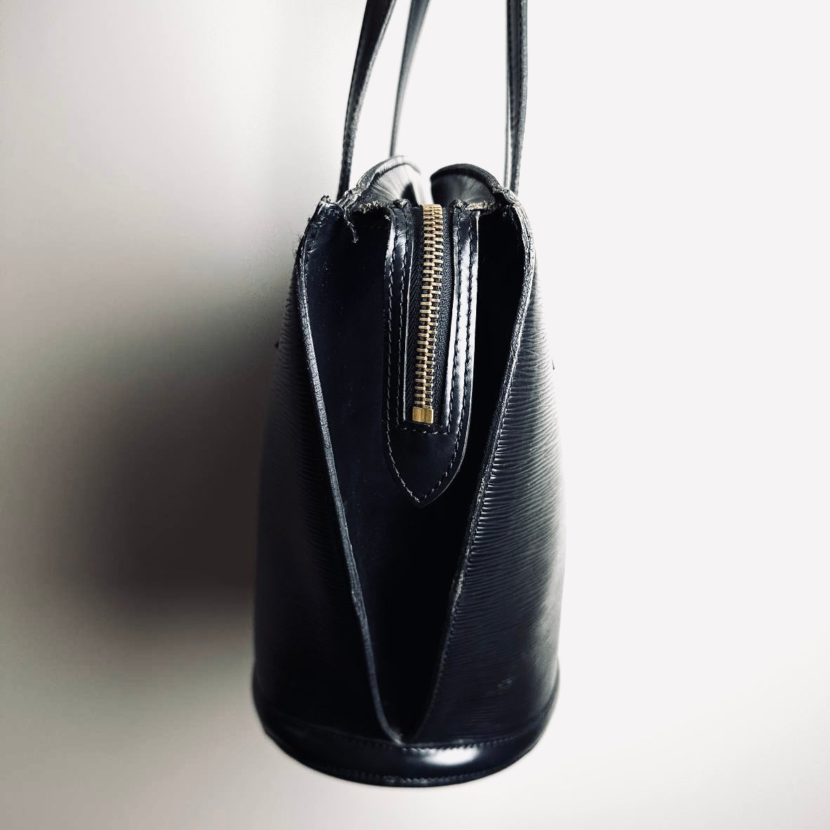 Louis Vuitton LV Black GHW Saint Jacques Epi Leather Monogram Logo Bucket Shopper Shoulder Tote Bag