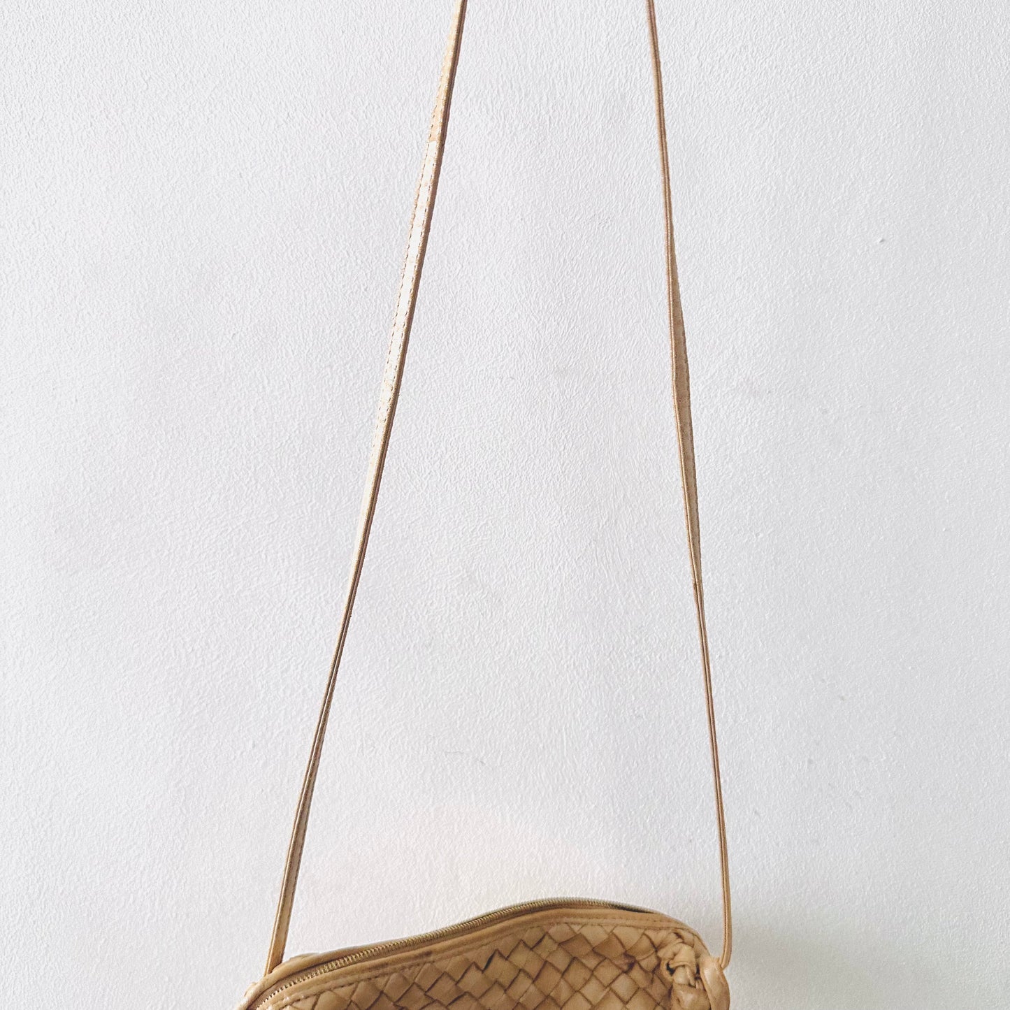 Bottega Veneta BV Beige Intrecciato Nappa Woven Leather Nodini Shoulder Sling Bag