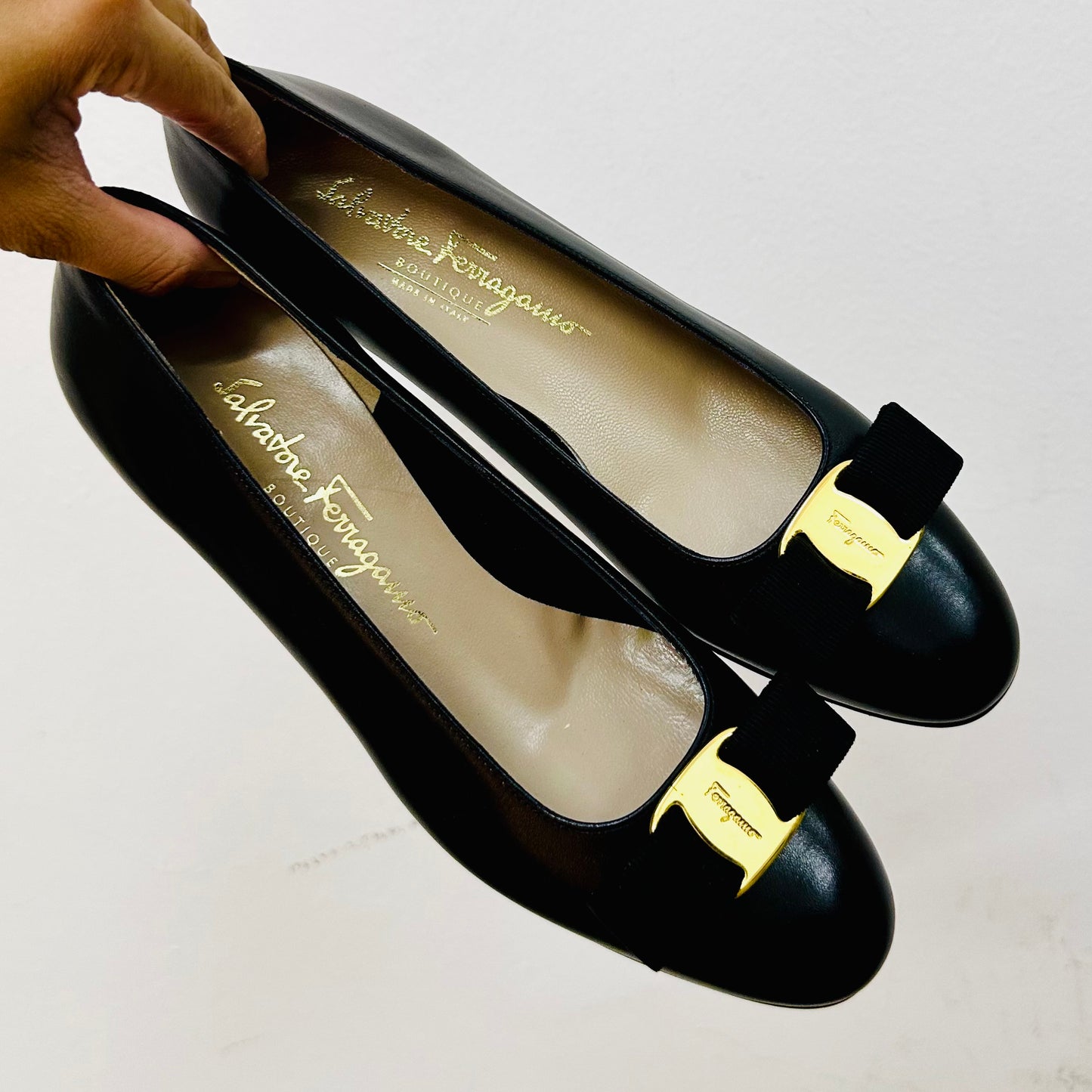 Salvatore Ferragamo Vara Black GHW Giant Monogram Logo Bow Ballet Ballerina Smooth Leather Classic Heels Pumps Shoes