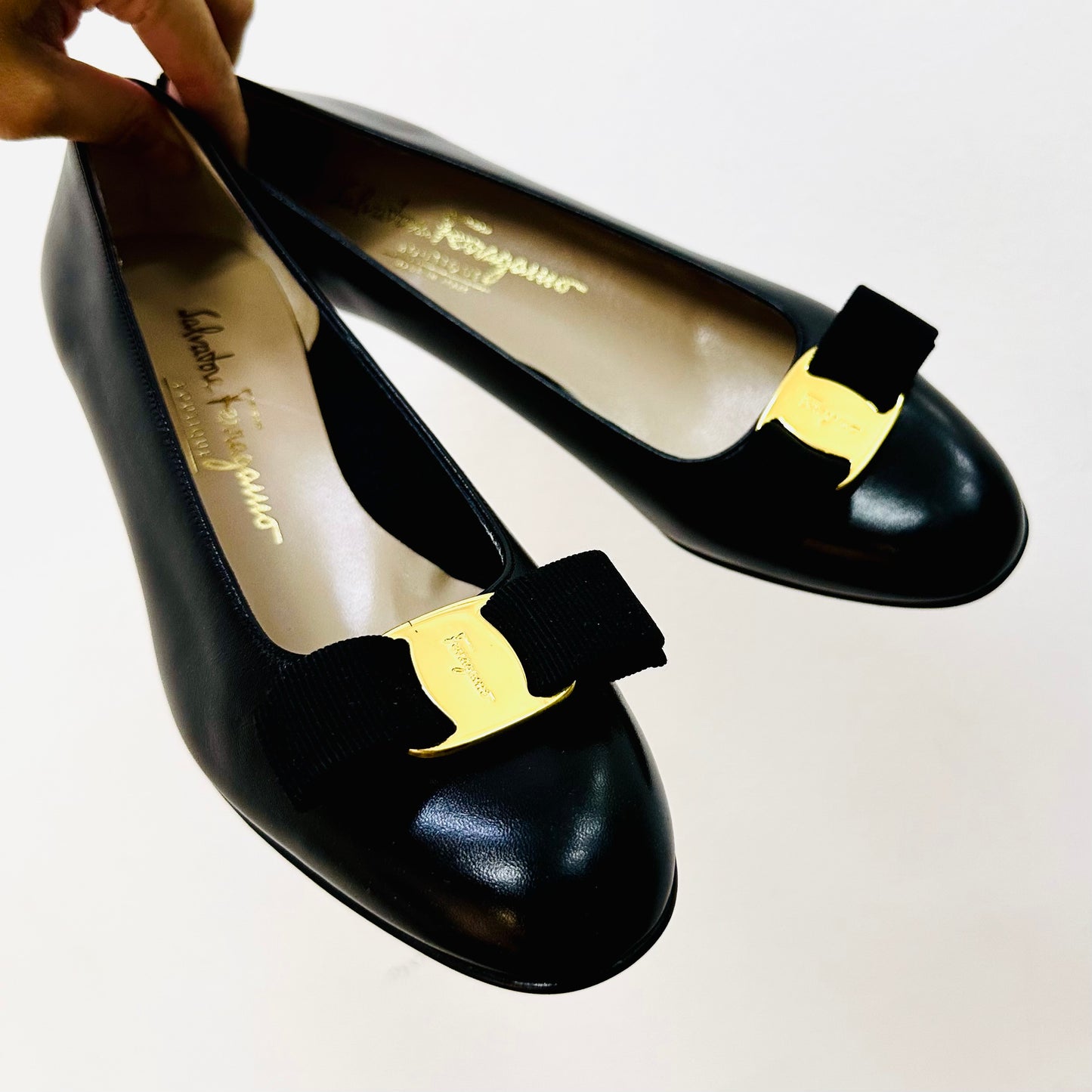 Salvatore Ferragamo Vara Black GHW Giant Monogram Logo Bow Ballet Ballerina Smooth Leather Classic Heels Pumps Shoes