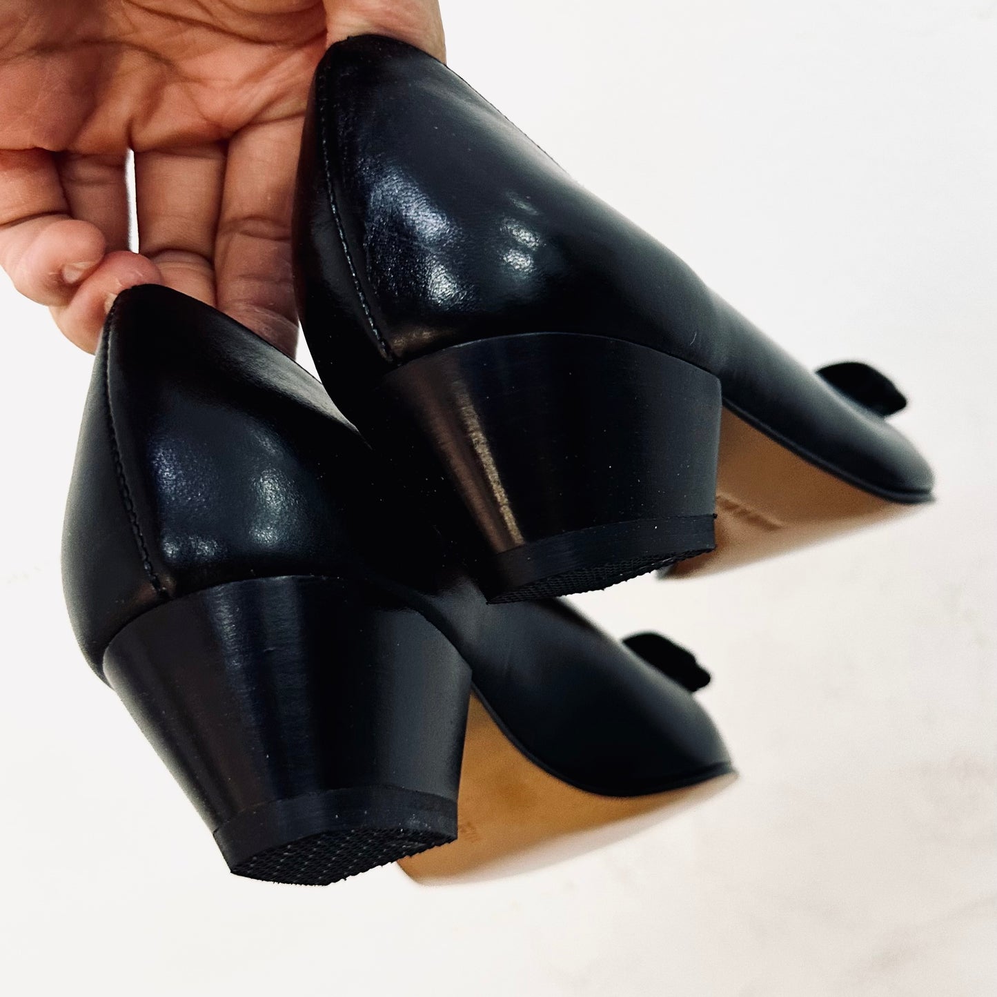 Salvatore Ferragamo Vara Black GHW Giant Monogram Logo Bow Ballet Ballerina Smooth Leather Classic Heels Pumps Shoes