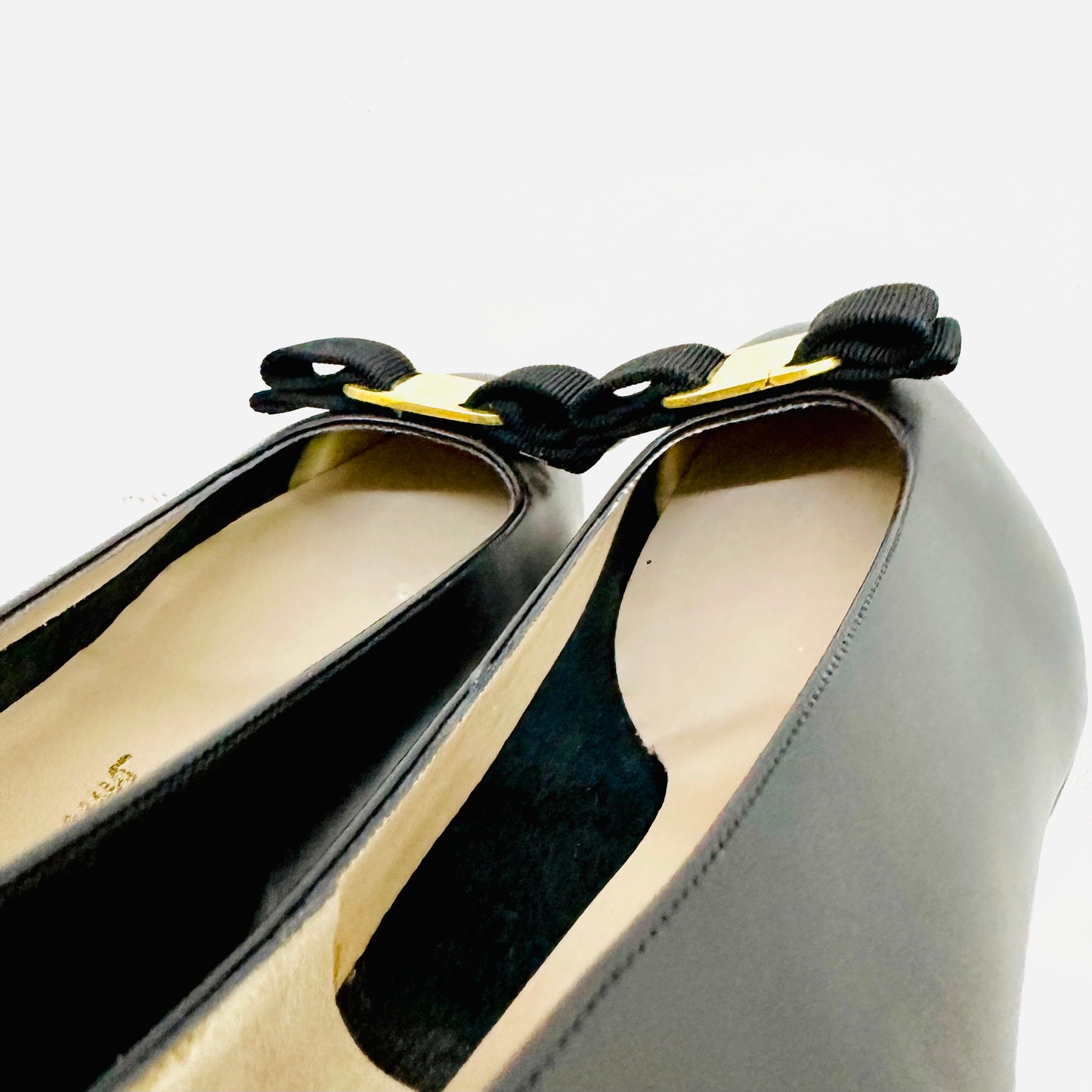 Salvatore Ferragamo Vara Black GHW Giant Monogram Logo Bow Ballet Ballerina Smooth Leather Classic Heels Pumps Shoes