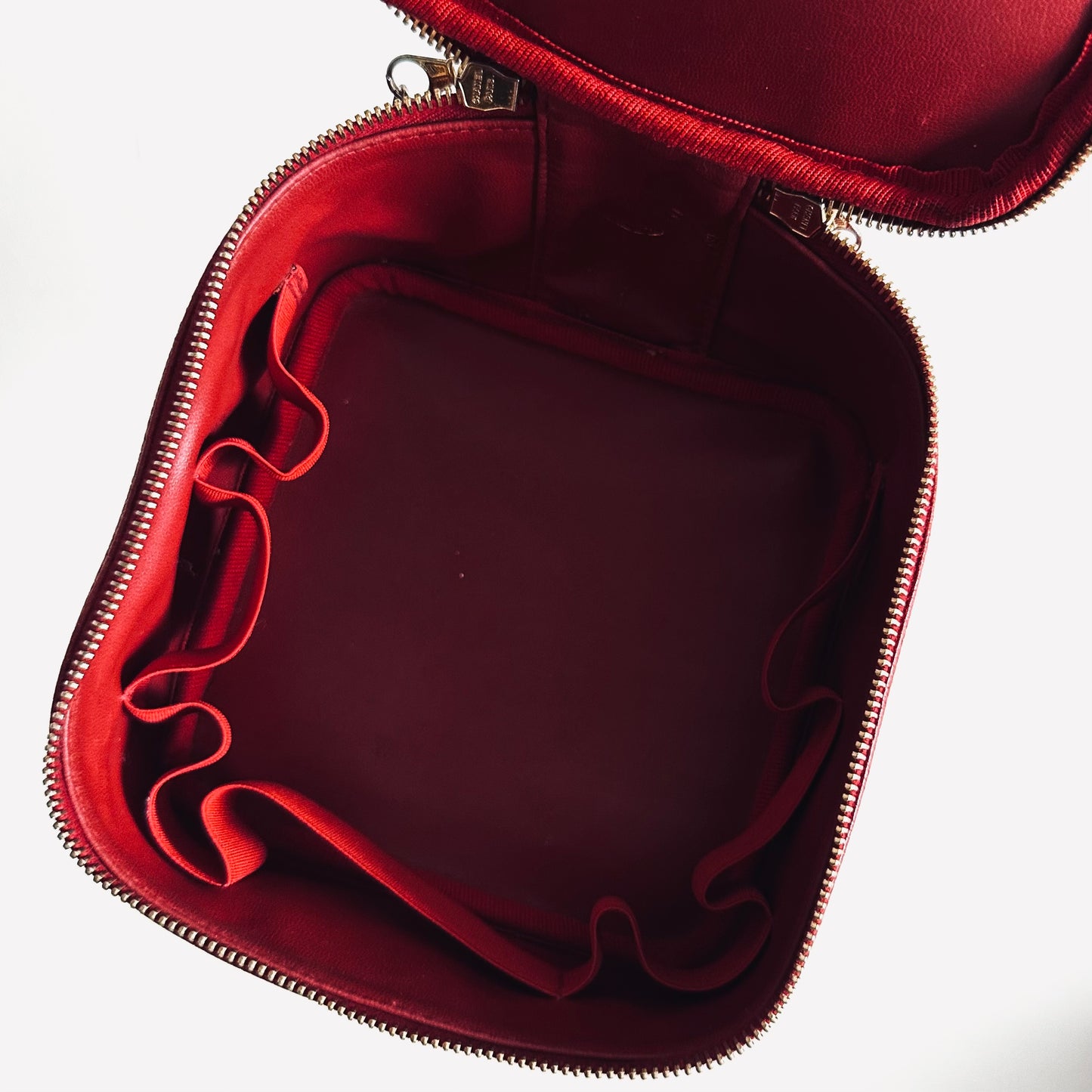 Chanel Cherry Red GHW Caviar Giant CC Logo Mini Wide Horizontal Vanity Case Vintage Top Handle Bag
