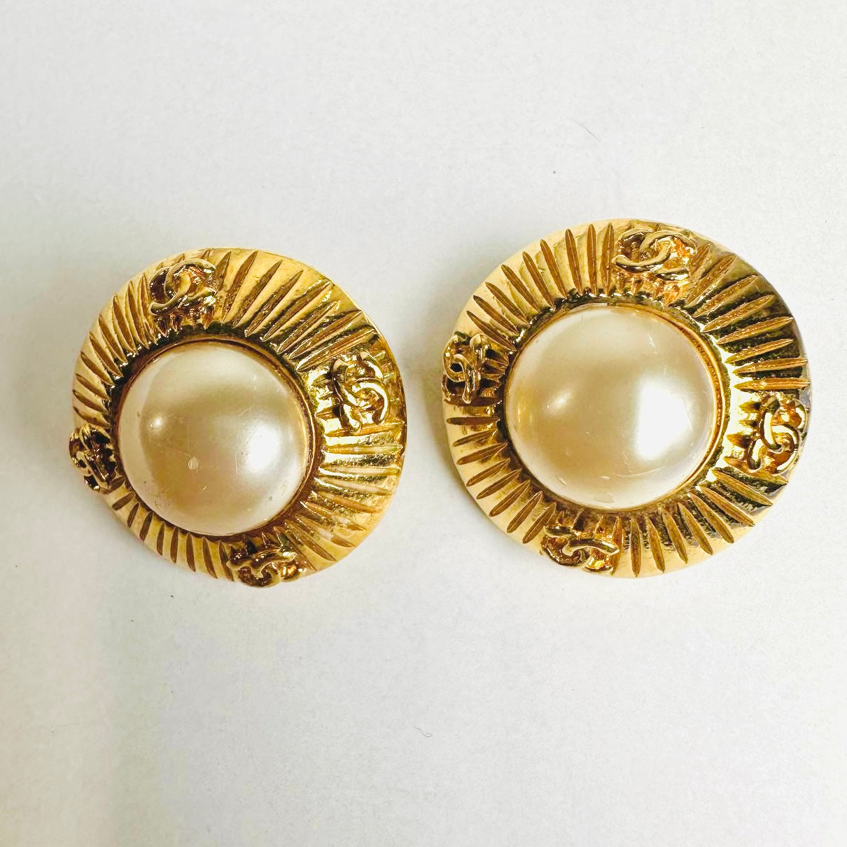 Chanel Gold & Pearls Giant CC Monogram Logo 93P Large Round Vintage Clip On Earrings