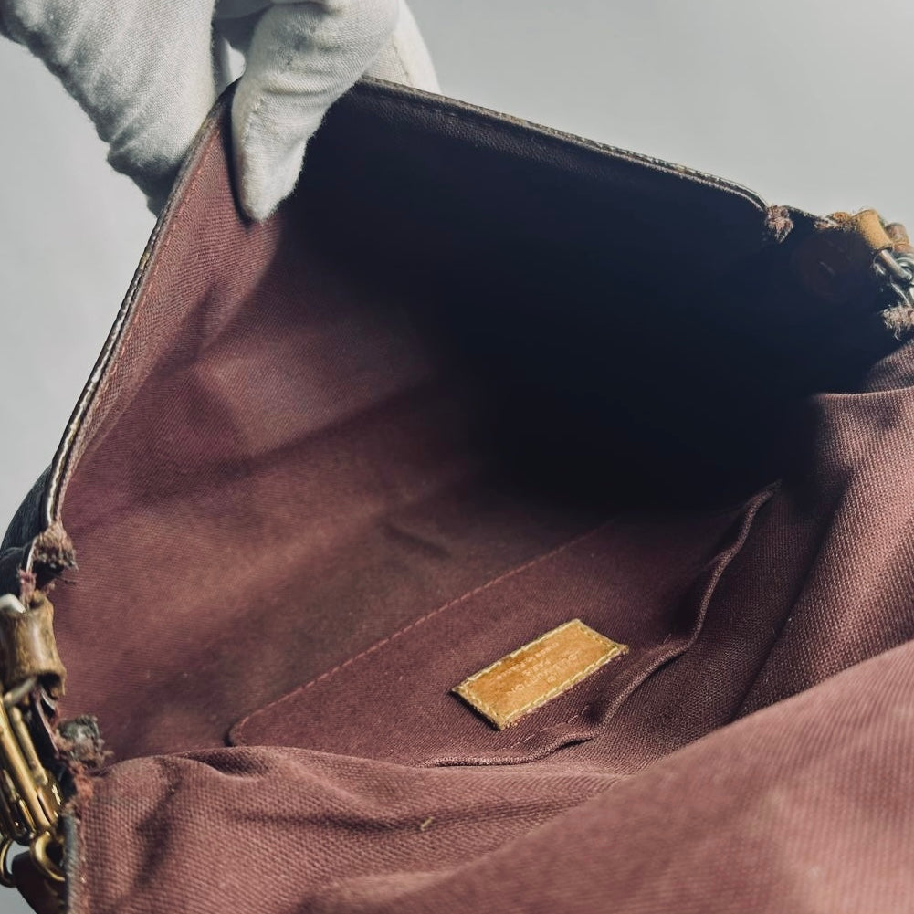 Louis Vuitton LV Favourite Monogram Logo GHW 2-Way Flap Shoulder Sling Pochette Accessories Accessoires Chain Bag