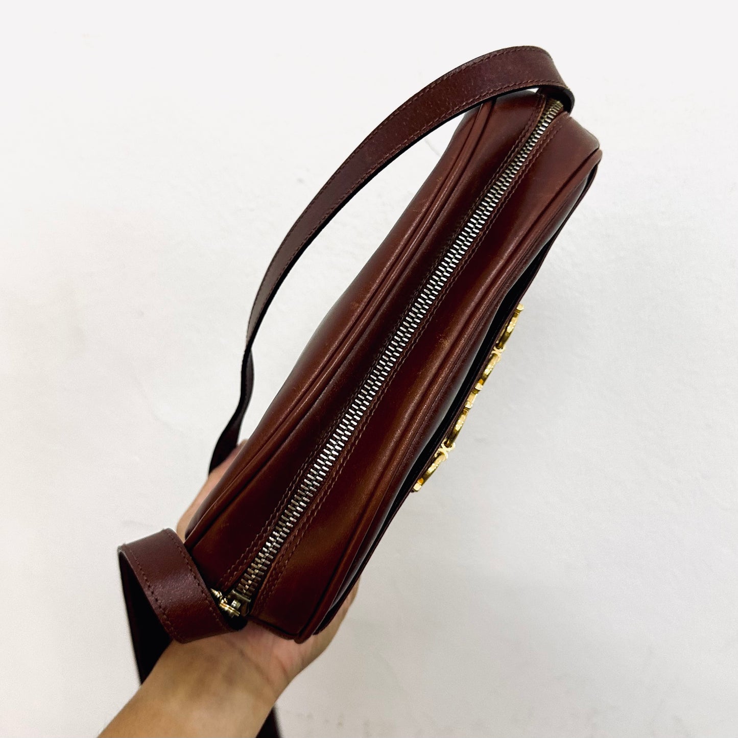 Salvatore Ferragamo Gancini Rouge Brown GHW Monogram Logo Smooth Leather Camera Shoulder Sling Bag