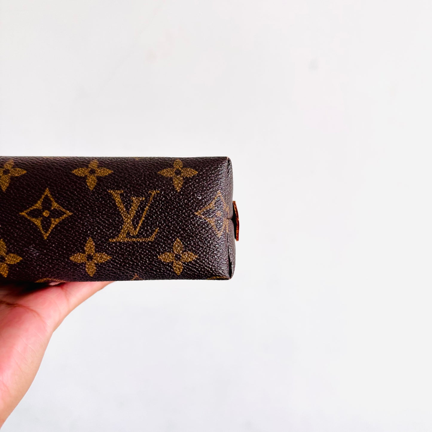 Louis Vuitton LV Monogram Logo GHW Cosmetic Clutch Toiletry Pouch Case