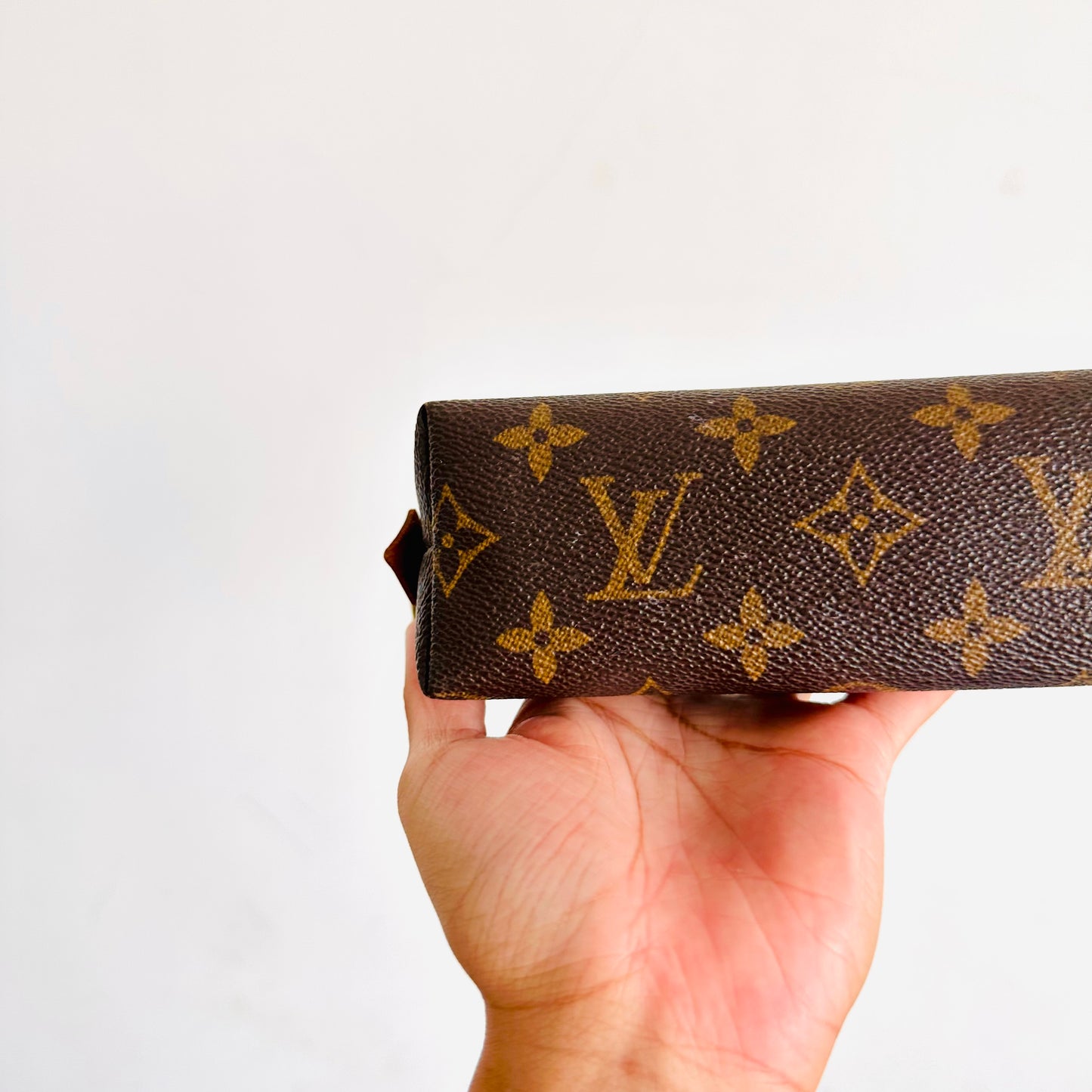 Louis Vuitton LV Monogram Logo GHW Cosmetic Clutch Toiletry Pouch Case