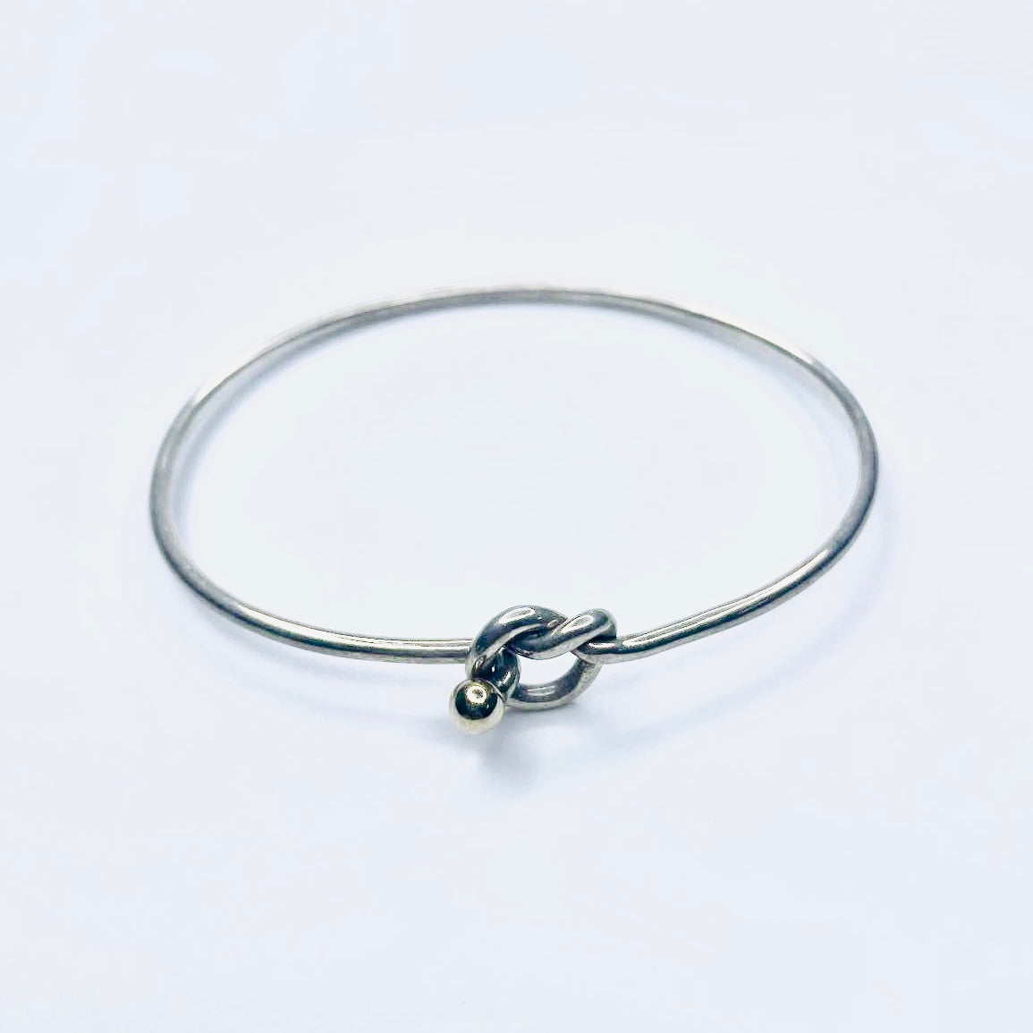 Tiffany & Co T&Co Love Knot 925 Sterling Silver Twist Clasp Bracelet Bangle