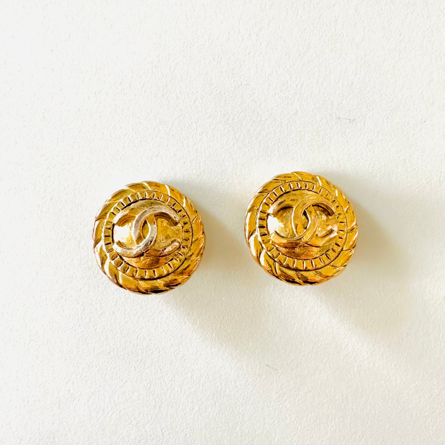 Chanel Giant CC Logo Classic Signature Gold Clip On Earrings