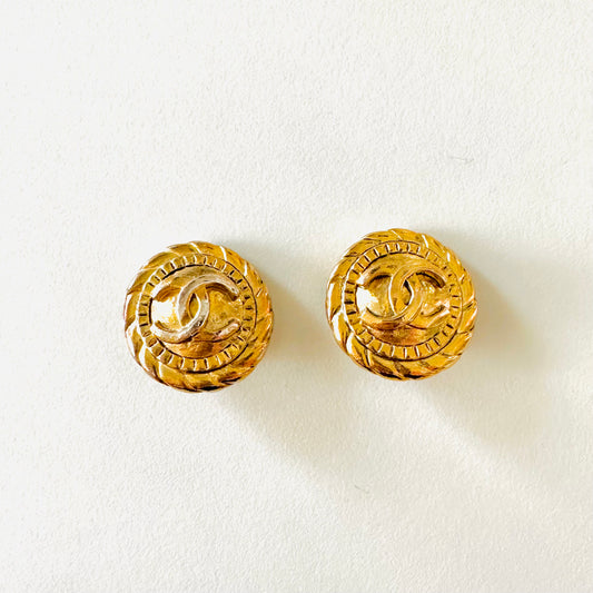 Chanel Giant CC Logo Classic Signature Gold Clip On Earrings